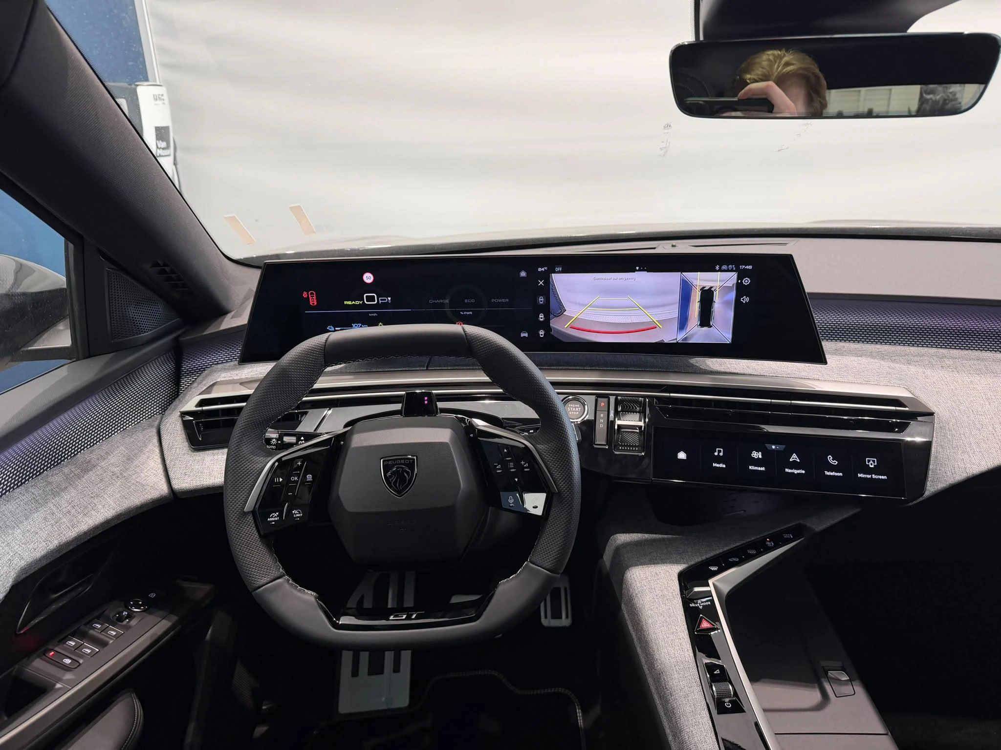 Peugeot-e-5008-image-5