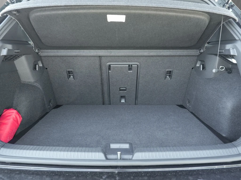 Volkswagen-Golf-image-5