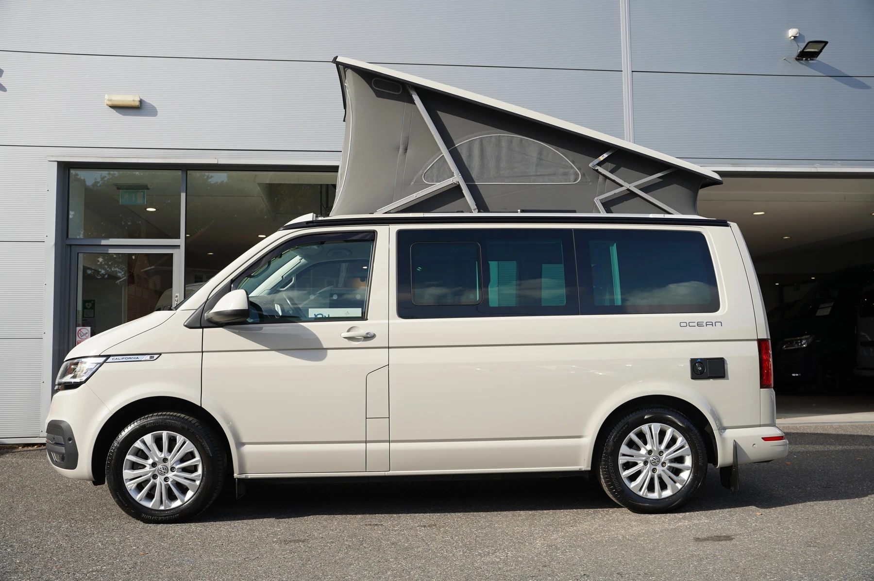 Volkswagen-California-image-15