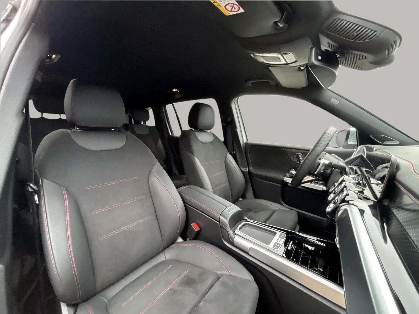 Mercedes-Benz-EQB-image-13