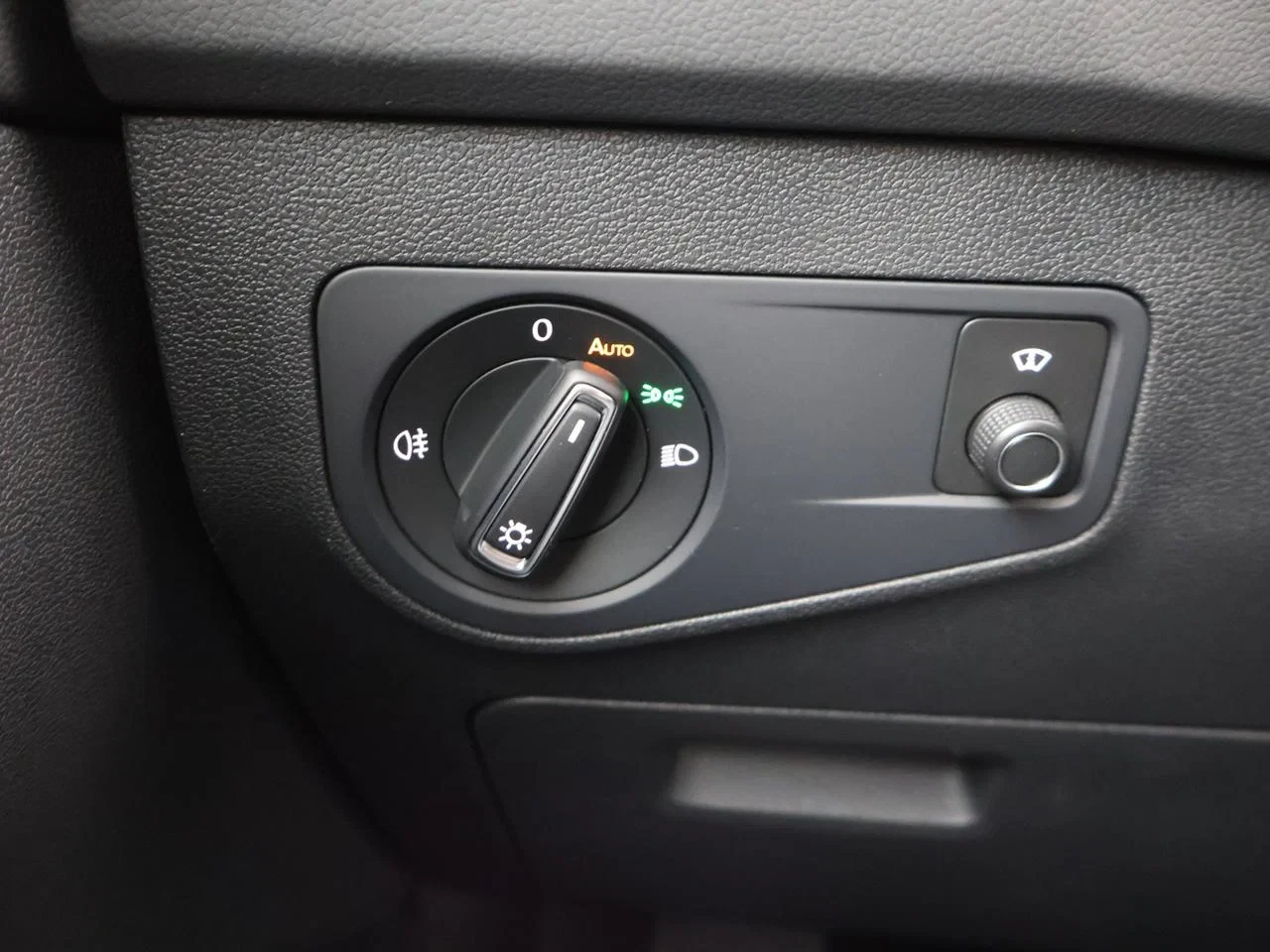 Volkswagen-Tiguan-image-21