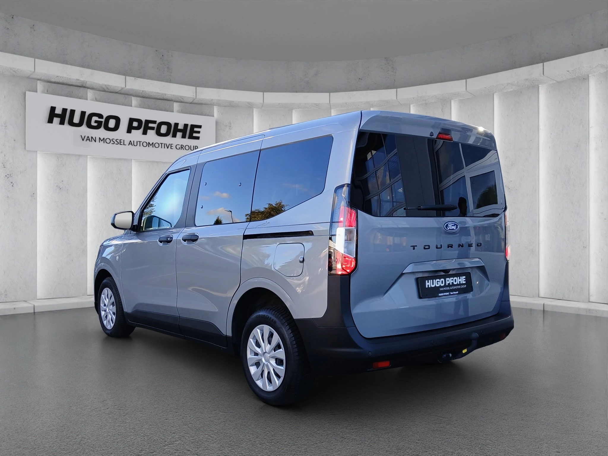 Ford-Tourneo Courier-image-2