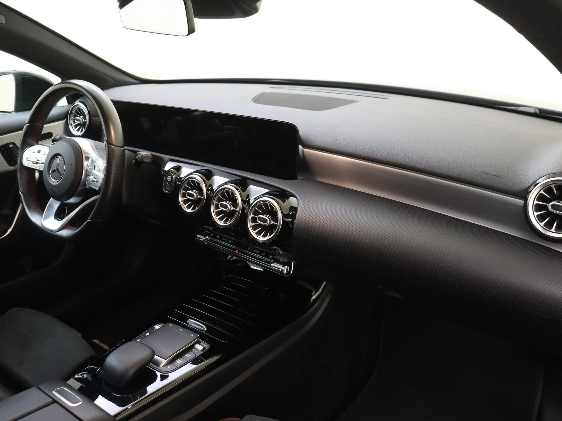 Mercedes-Benz-A-Klasse-image-4