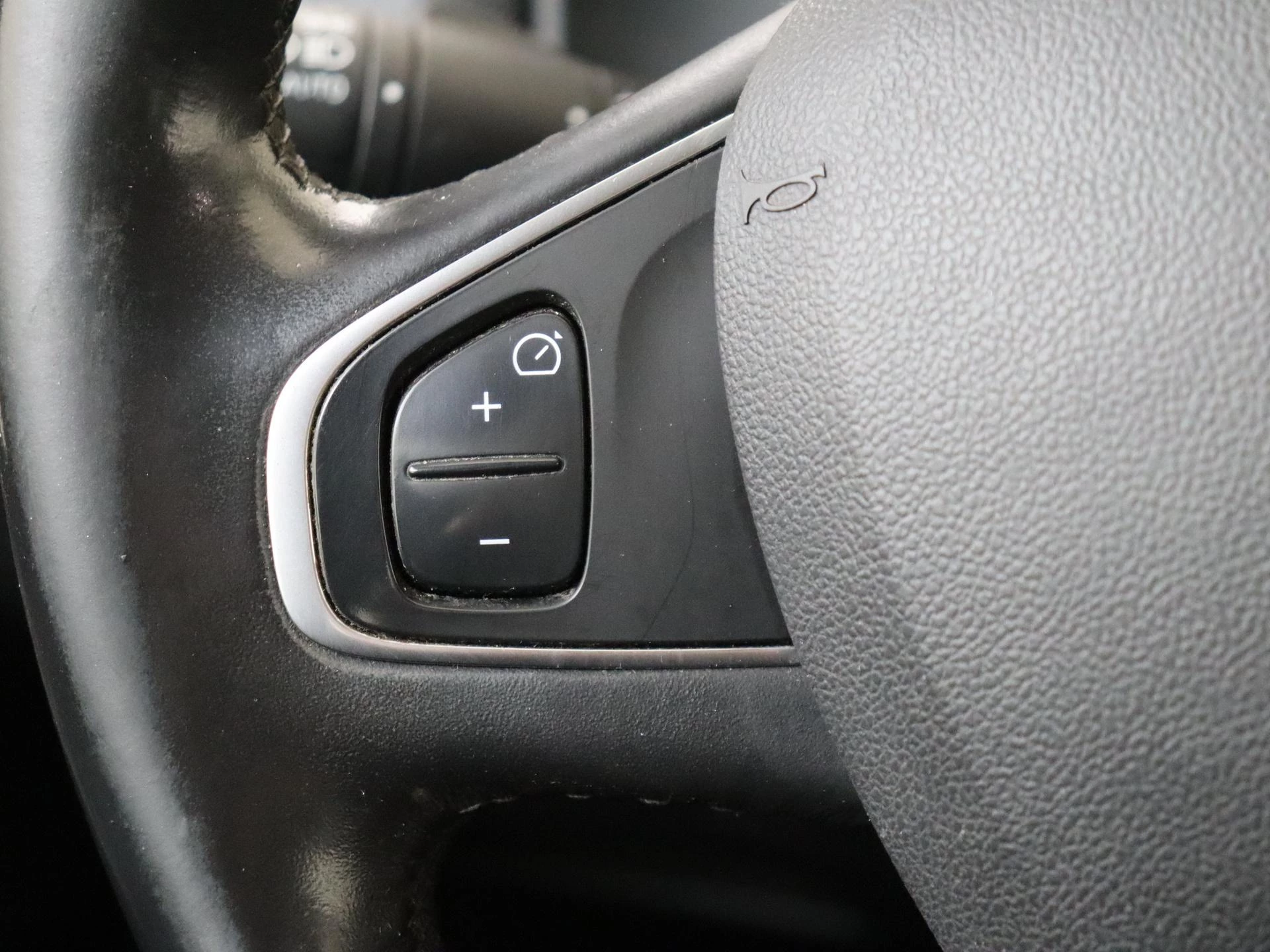 Renault-Clio-image-12