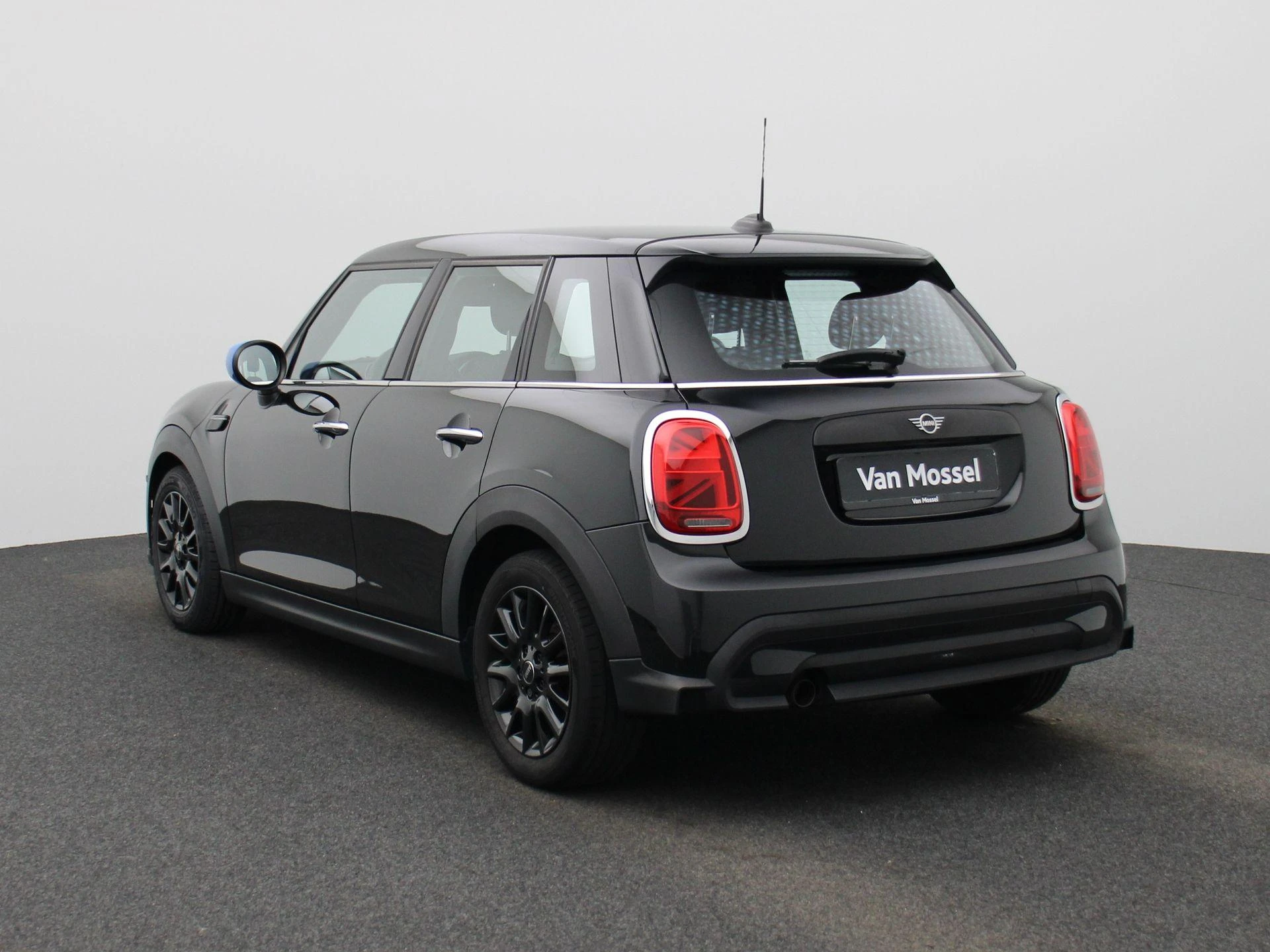 MINI-Cooper-image-1