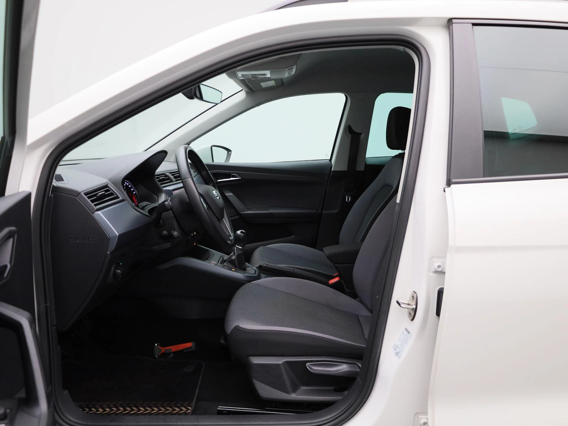 SEAT-Arona-image-8