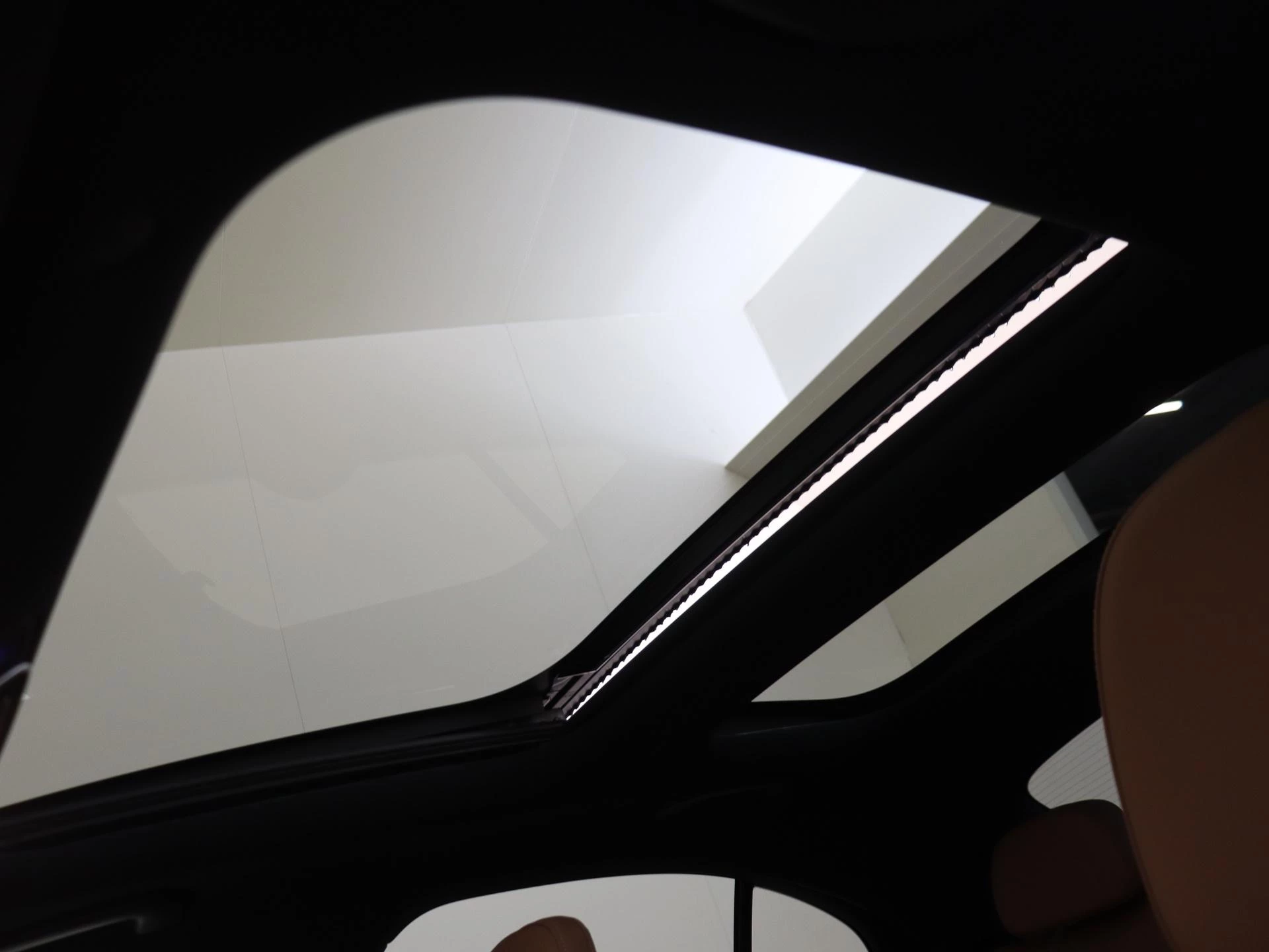 Mercedes-Benz-E-Klasse-image-25