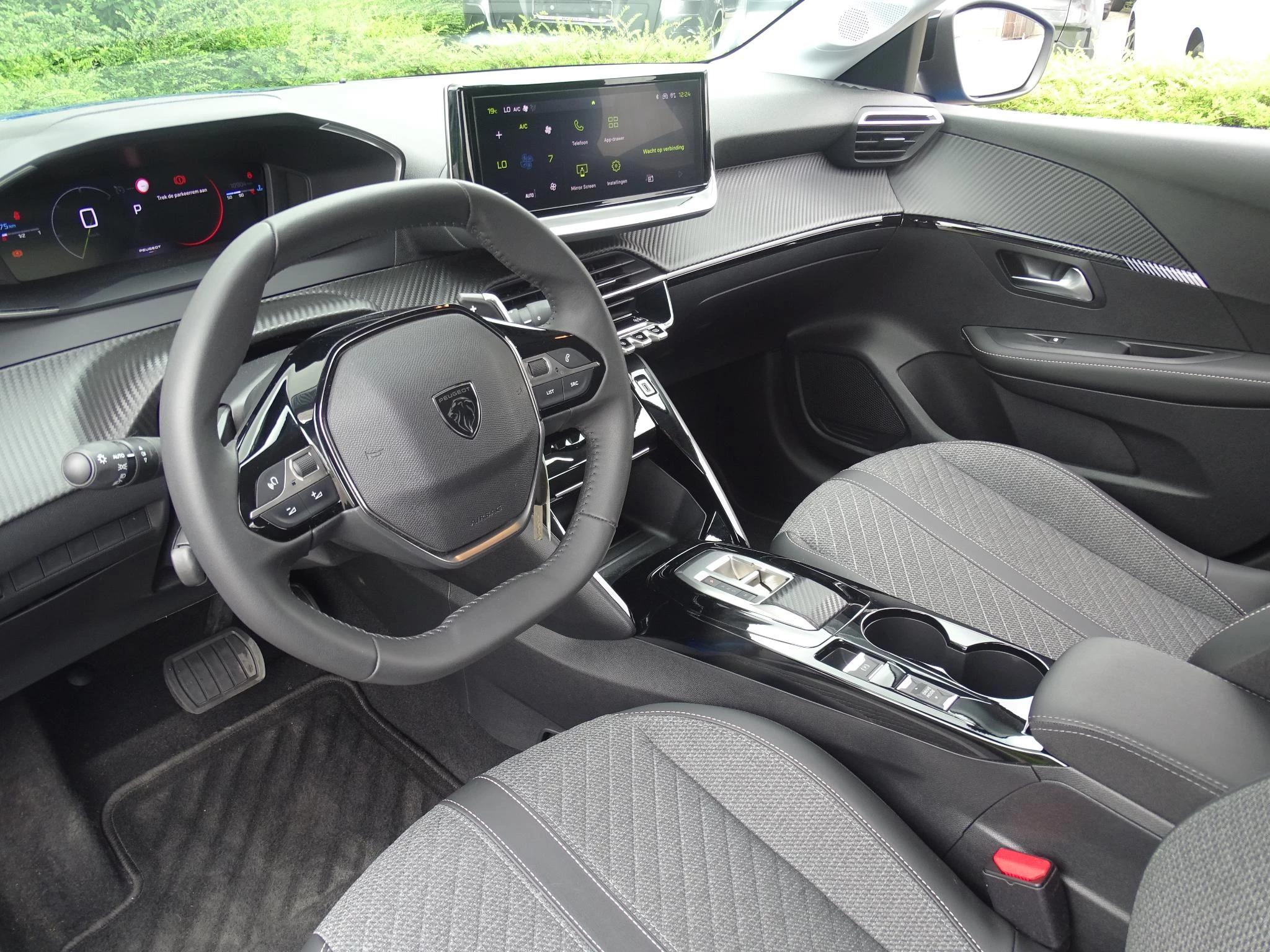 Peugeot 208 1.2 HYBRID 136 e-DSC6 Allure
