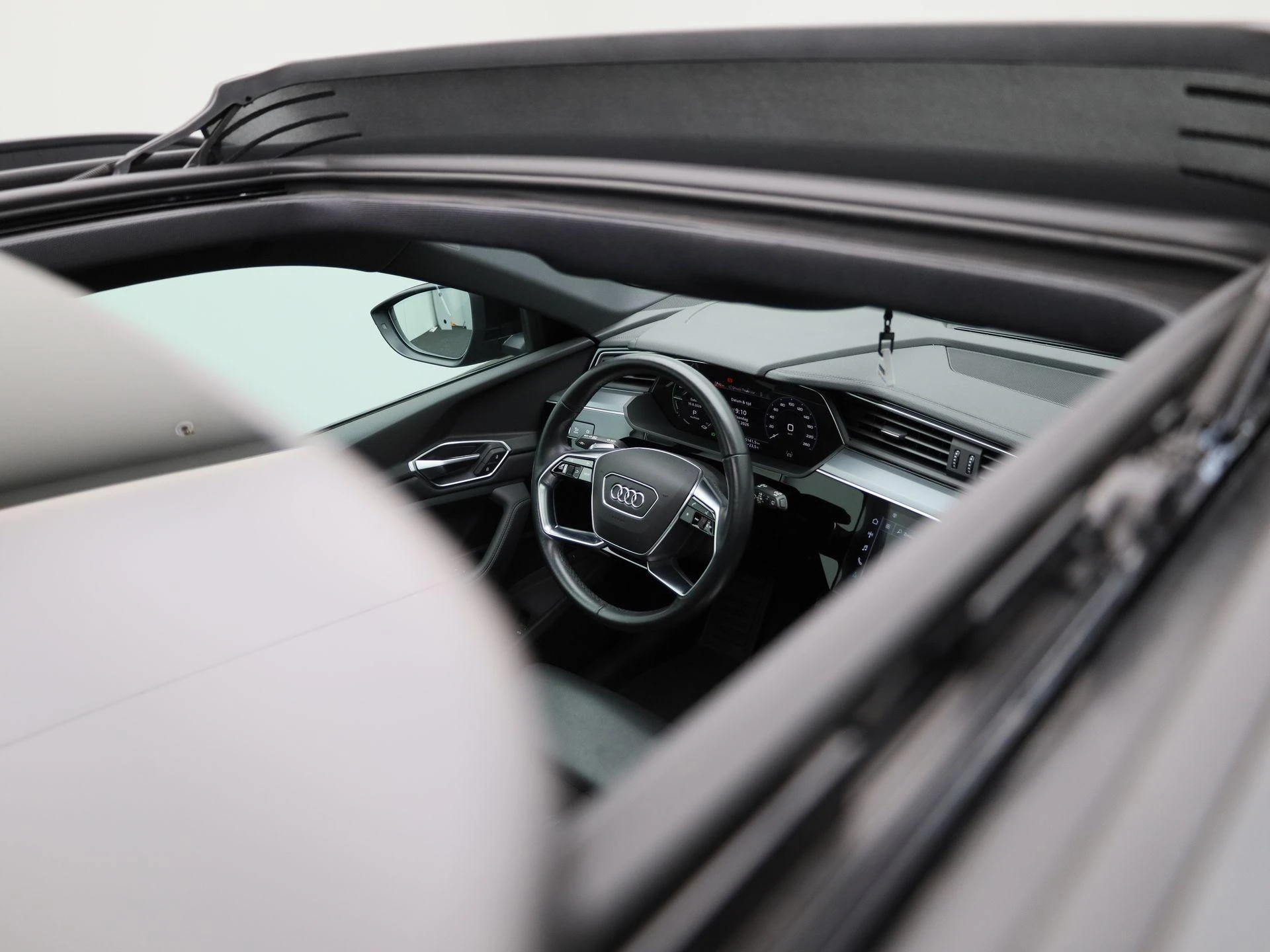 Audi-e-tron-image-48