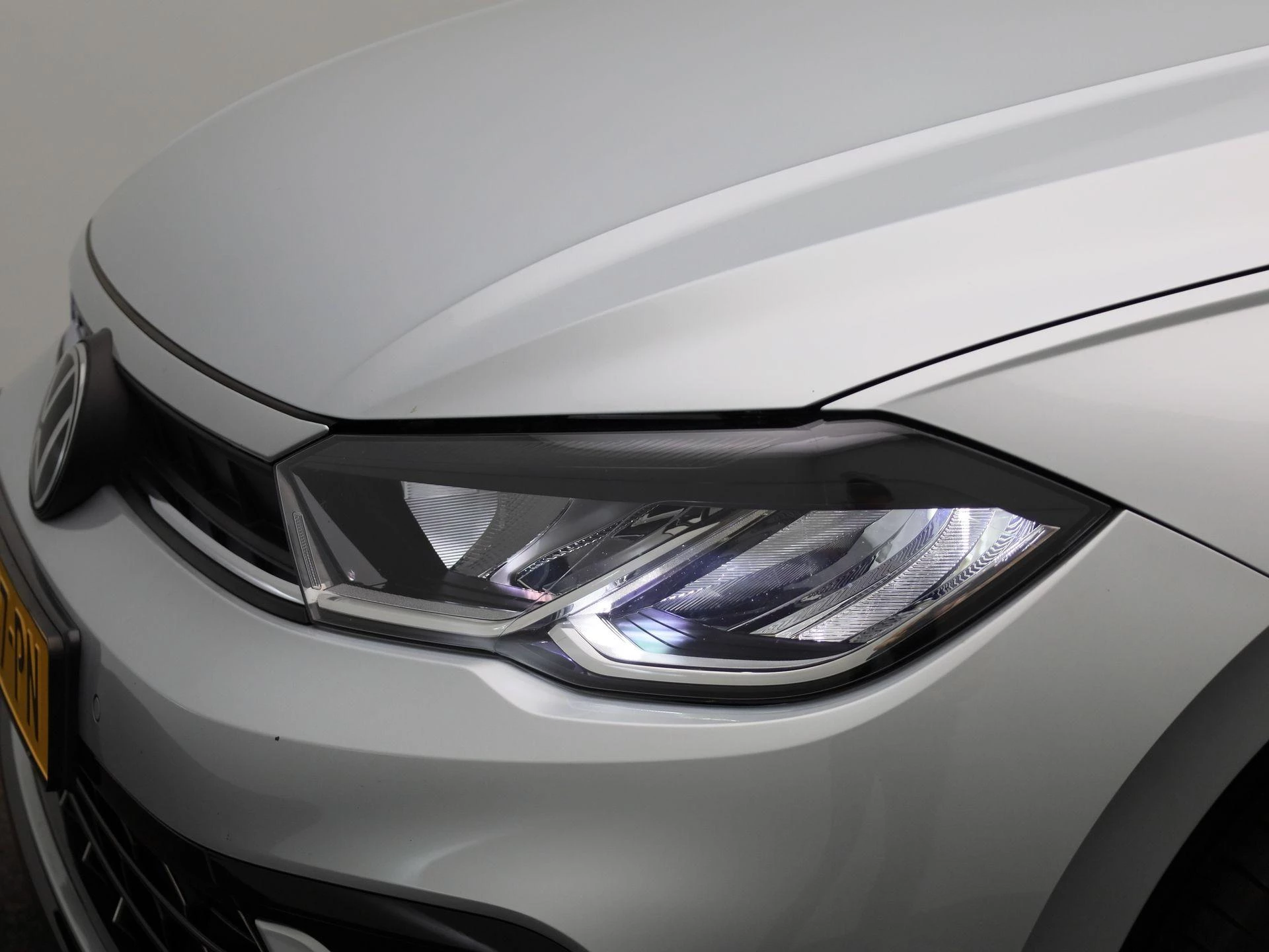 Volkswagen-Polo-image-12