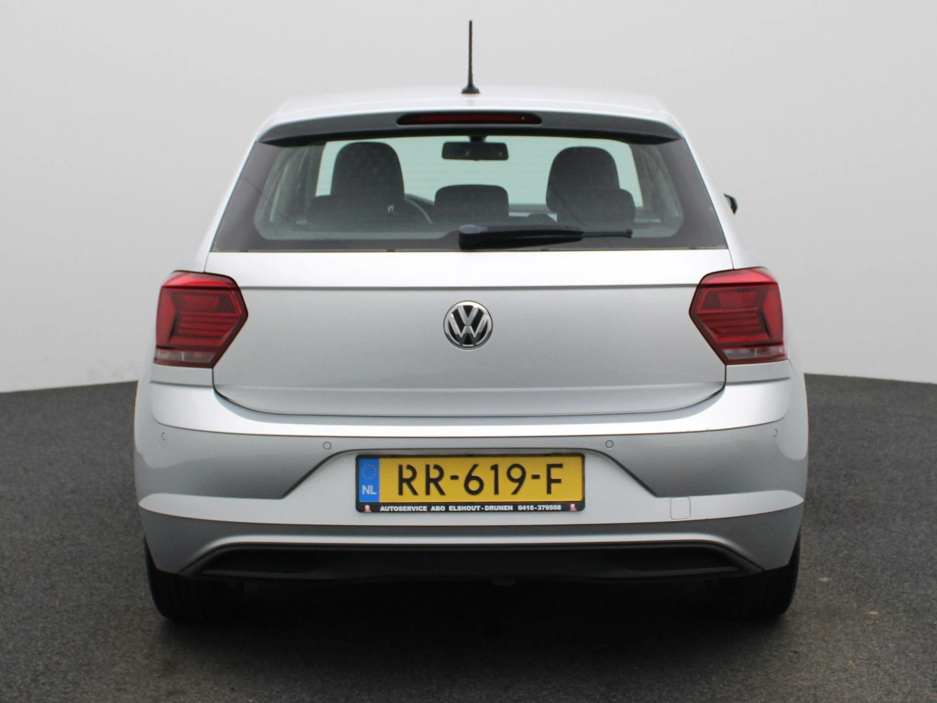 Volkswagen-Polo-image-4