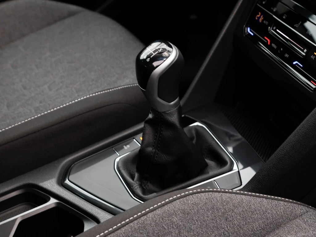 Volkswagen-Tiguan-image-7