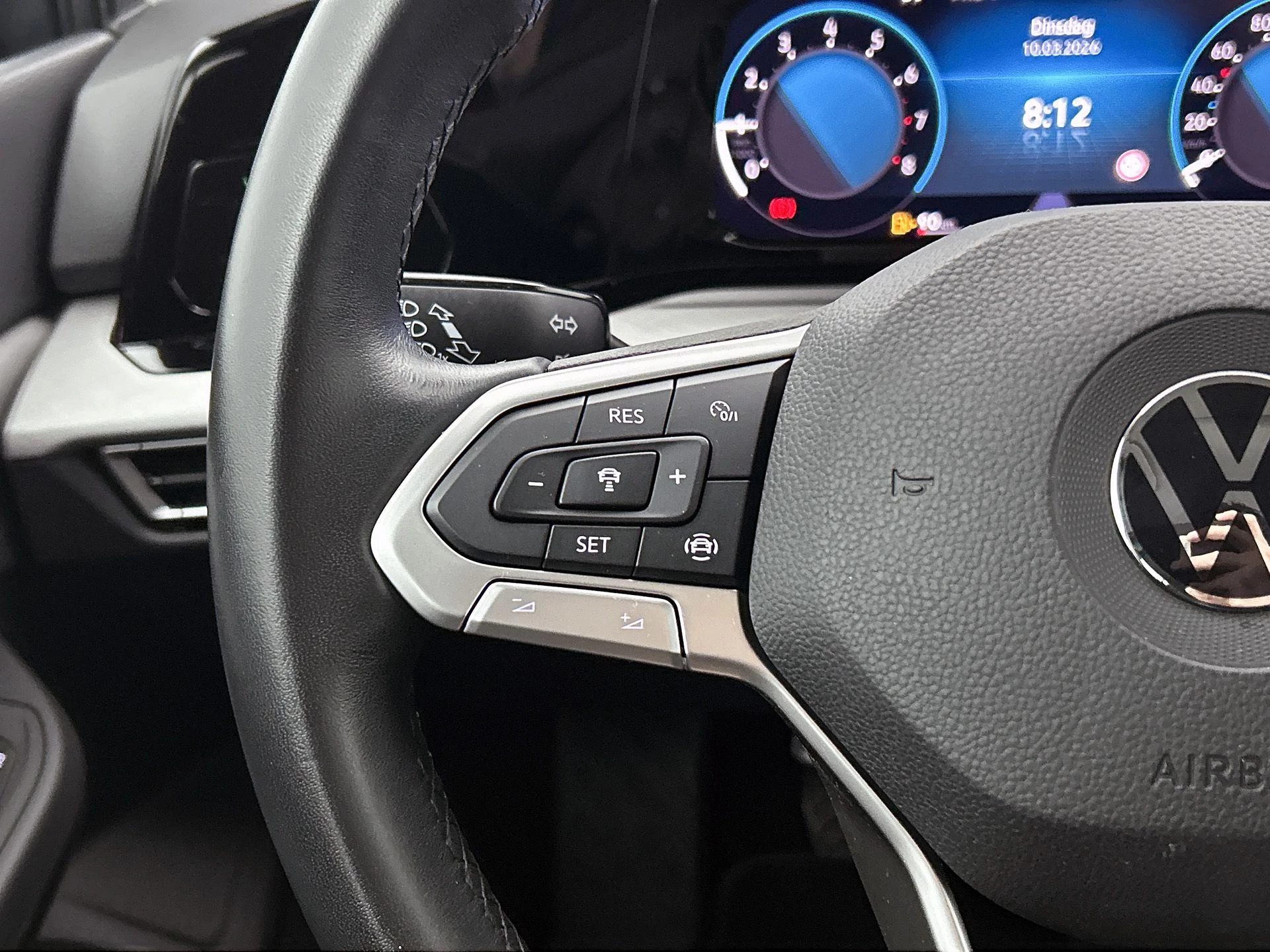 Volkswagen-Golf-image-5