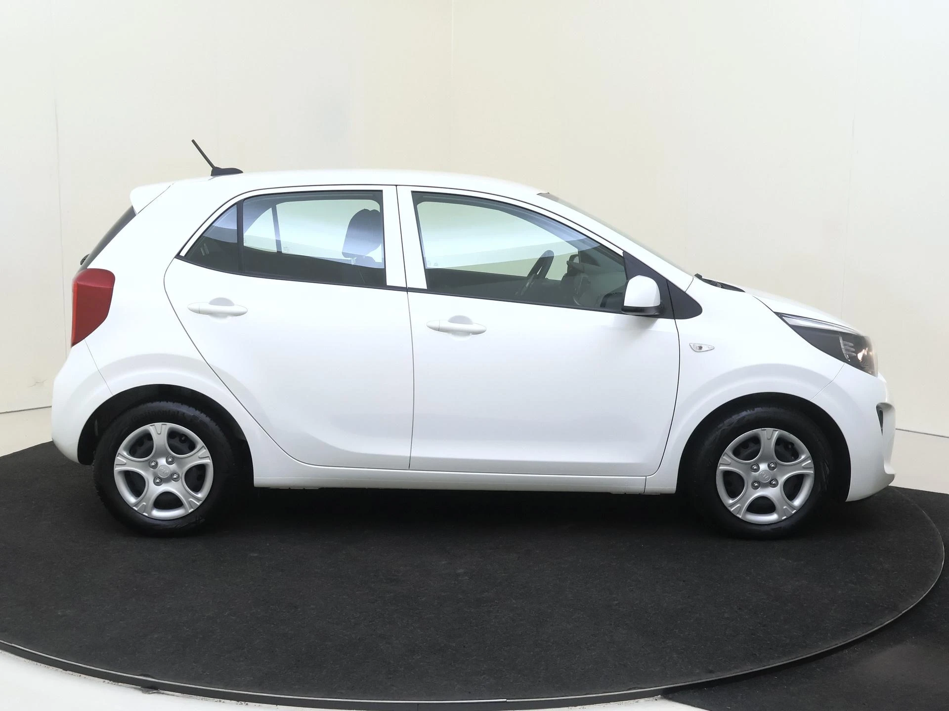 Kia-Picanto-image-8