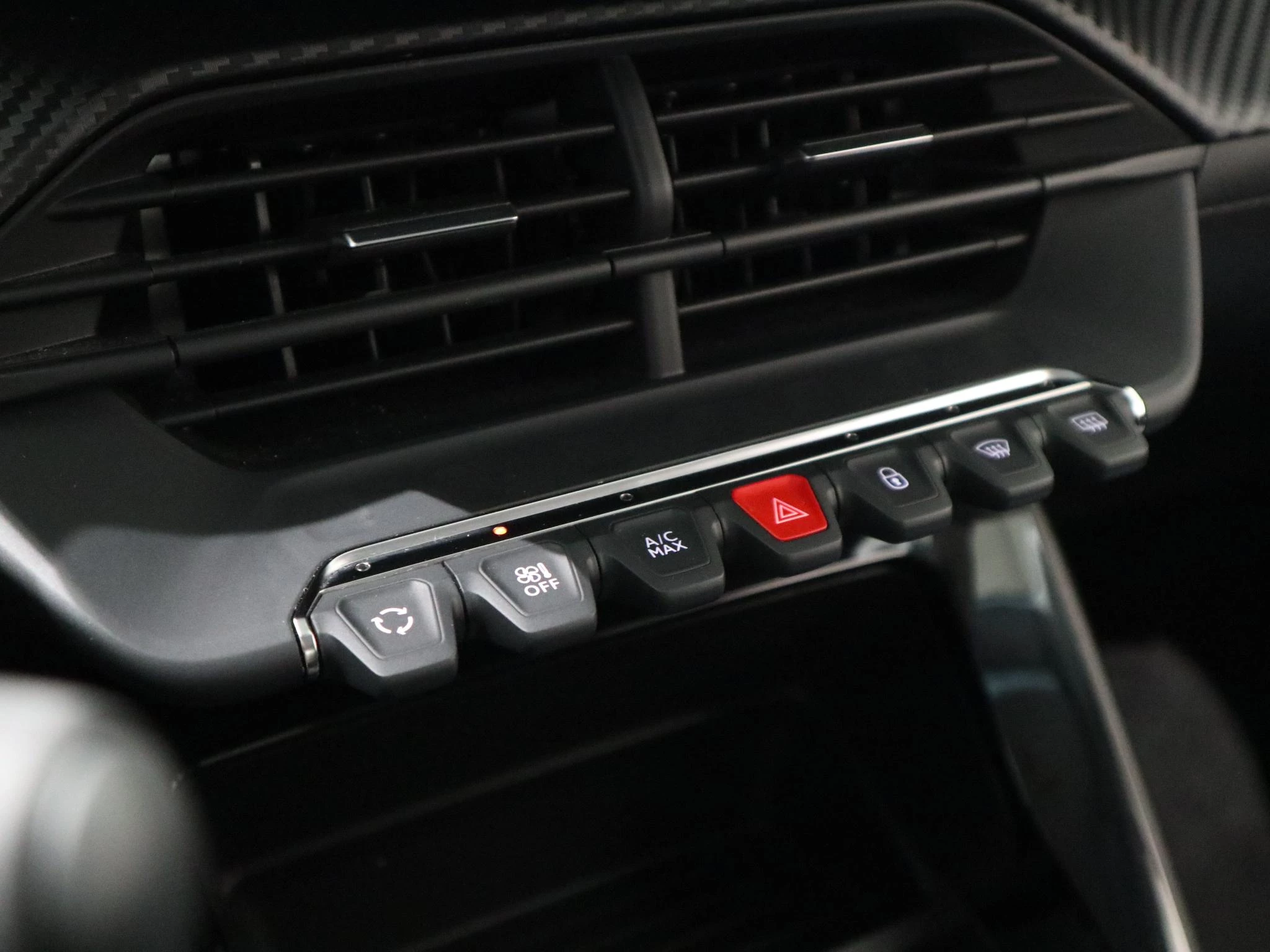 Peugeot-208-image-13