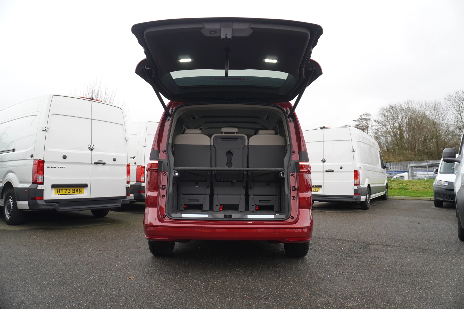 Volkswagen-Multivan-image-17
