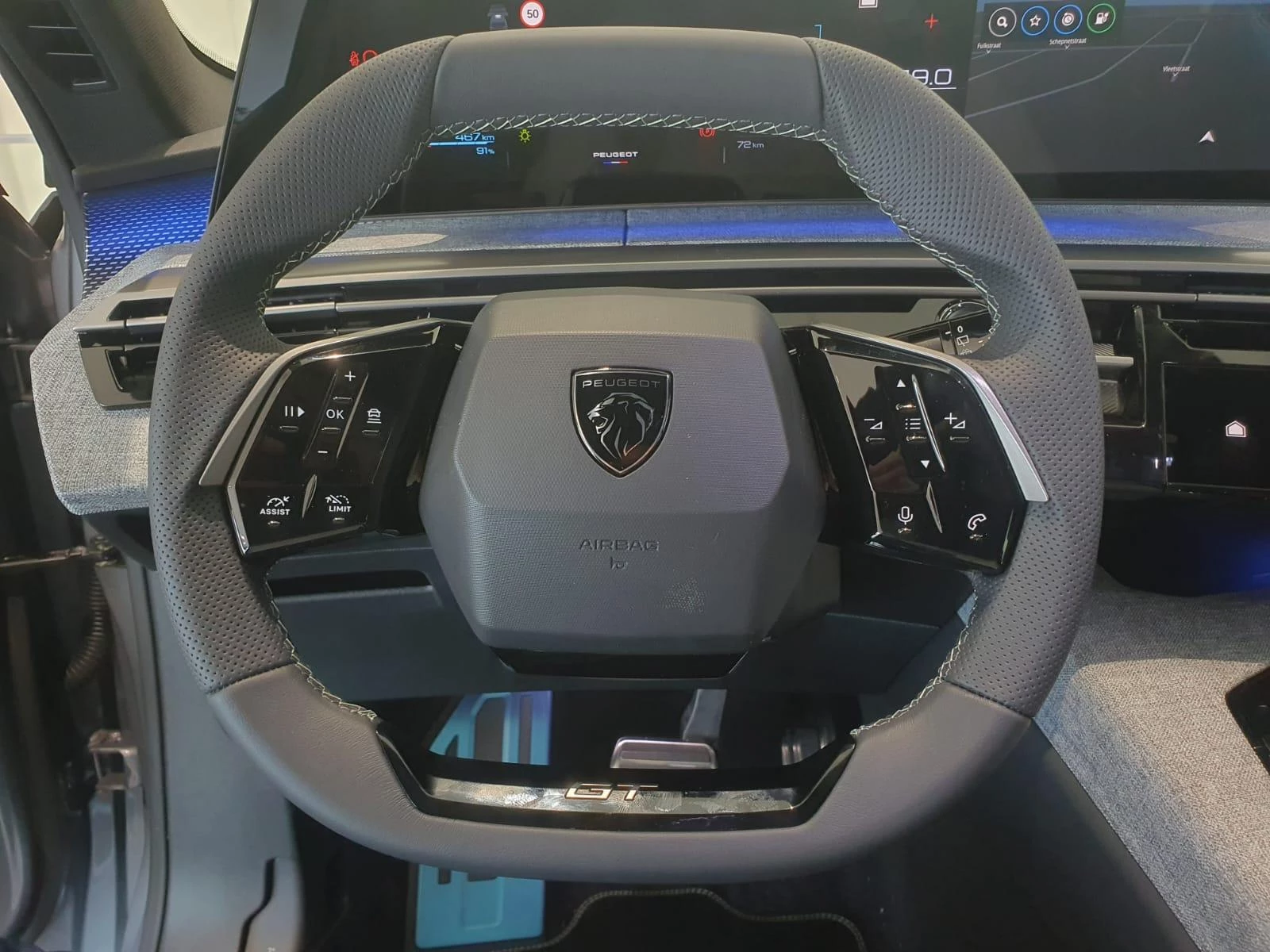 Peugeot-e-5008-image-9