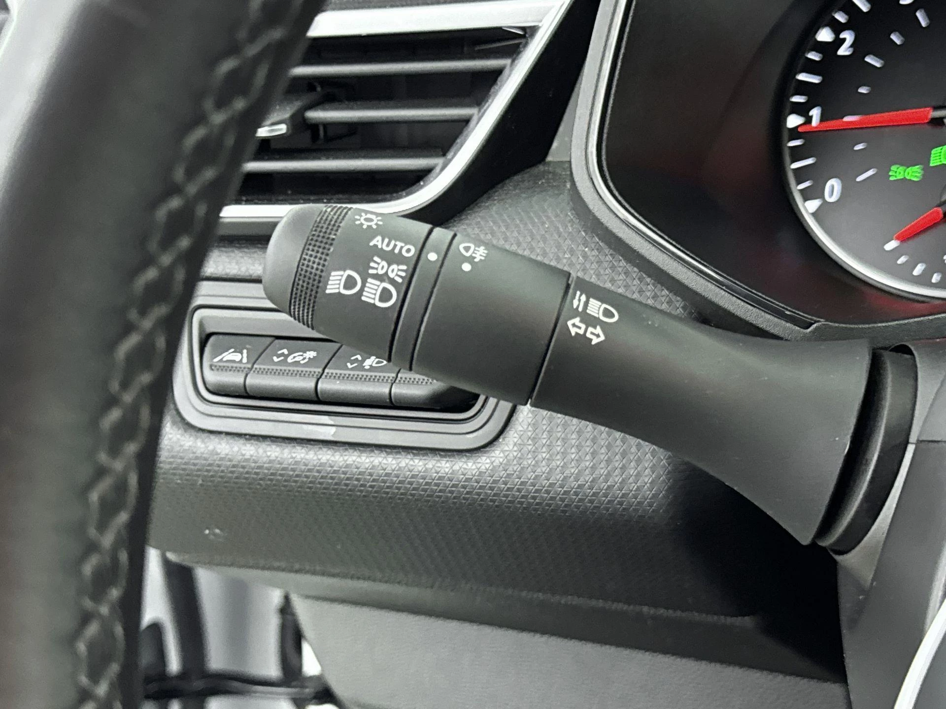 Renault-Clio-image-20