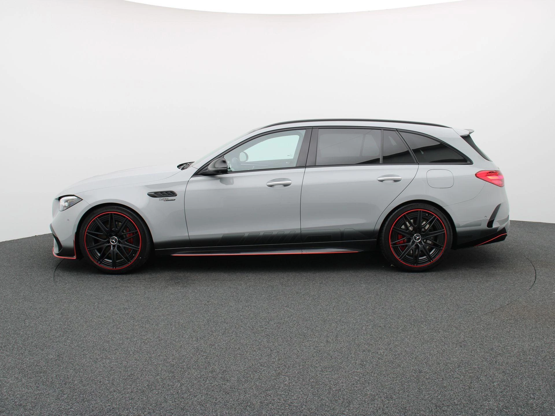 Mercedes-Benz-C-Klasse-image-3
