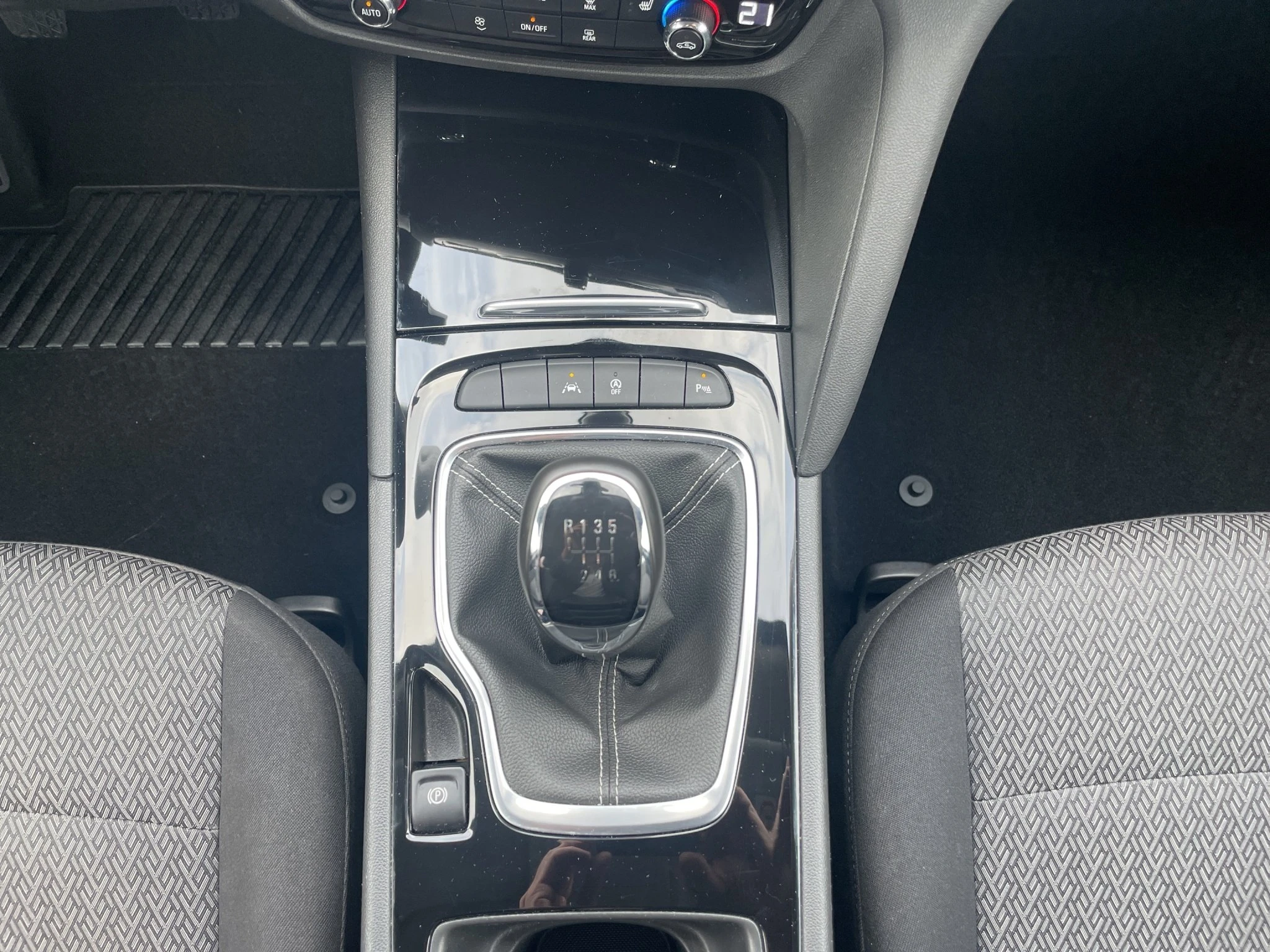 Opel-Insignia-image-13