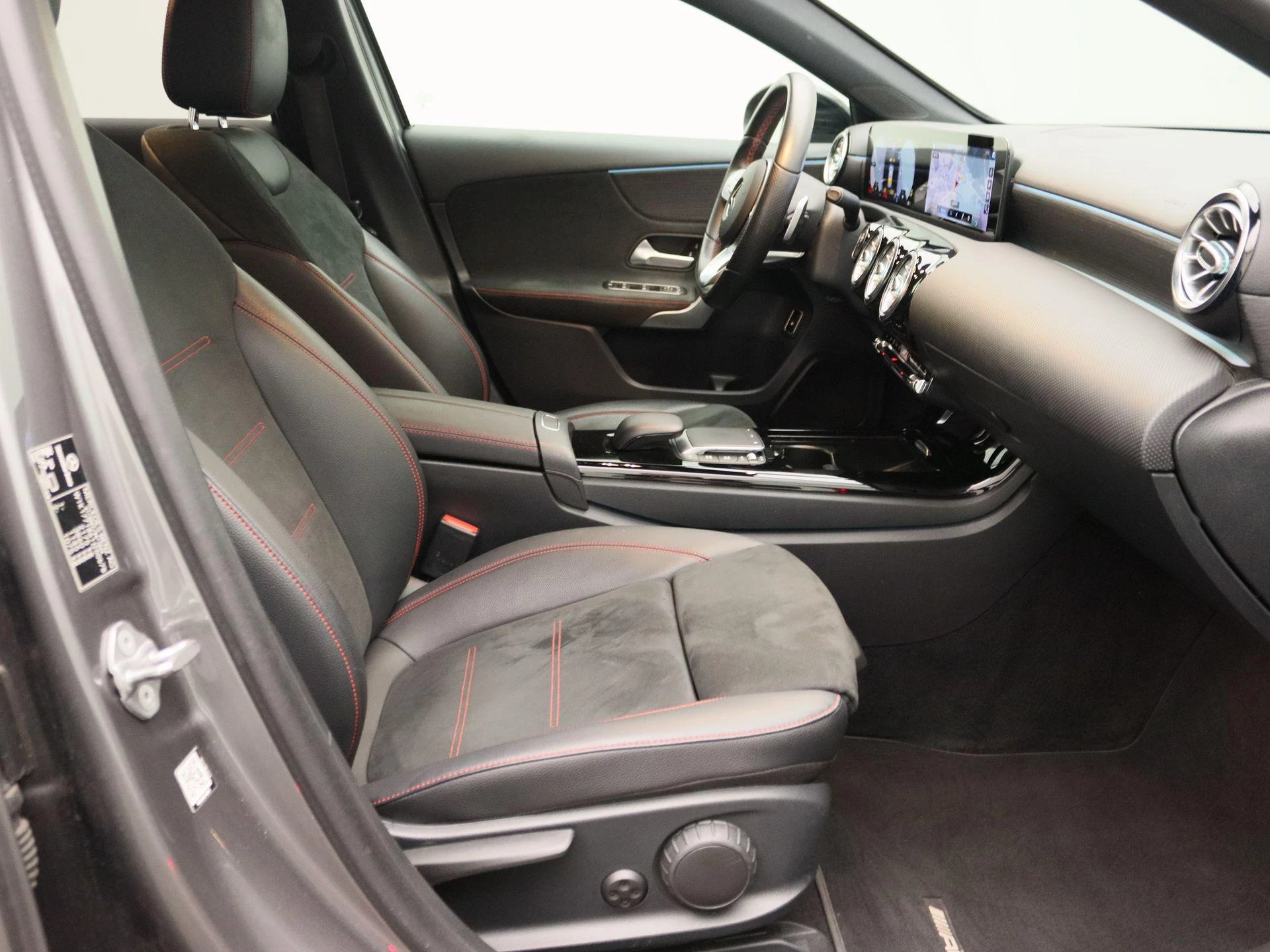 Mercedes-Benz-A-Klasse-image-24
