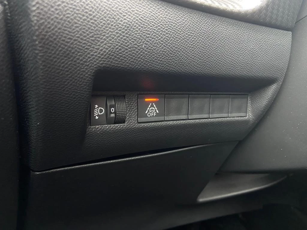 Peugeot-e-2008-image-23