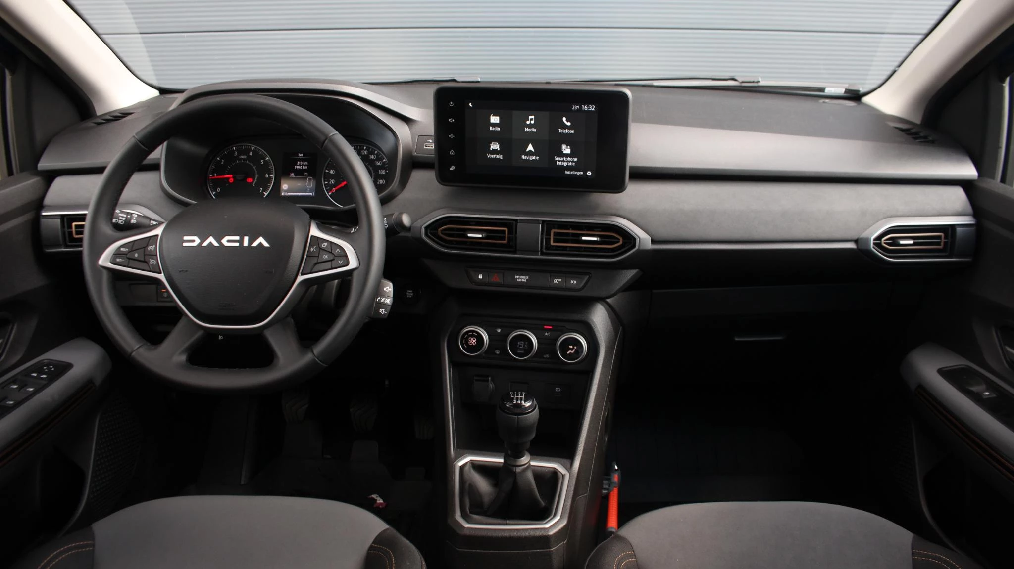 Dacia-Sandero Stepway-image-10