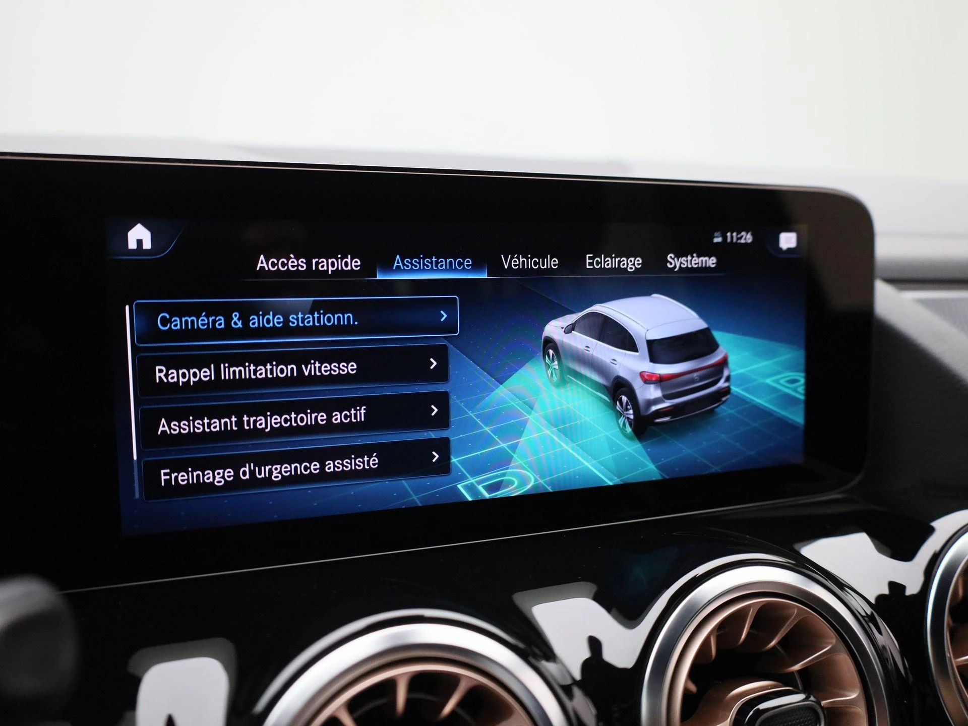 Mercedes-Benz-EQA-image-31