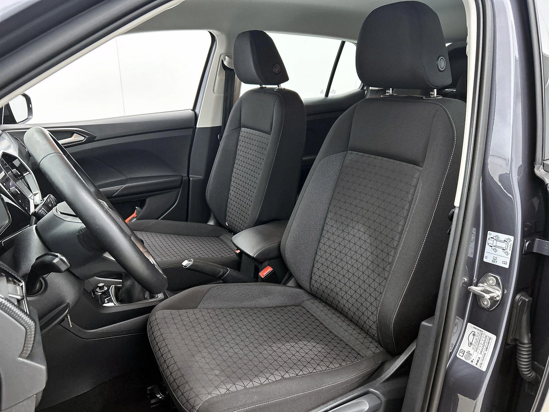 Volkswagen-T-Cross-image-33