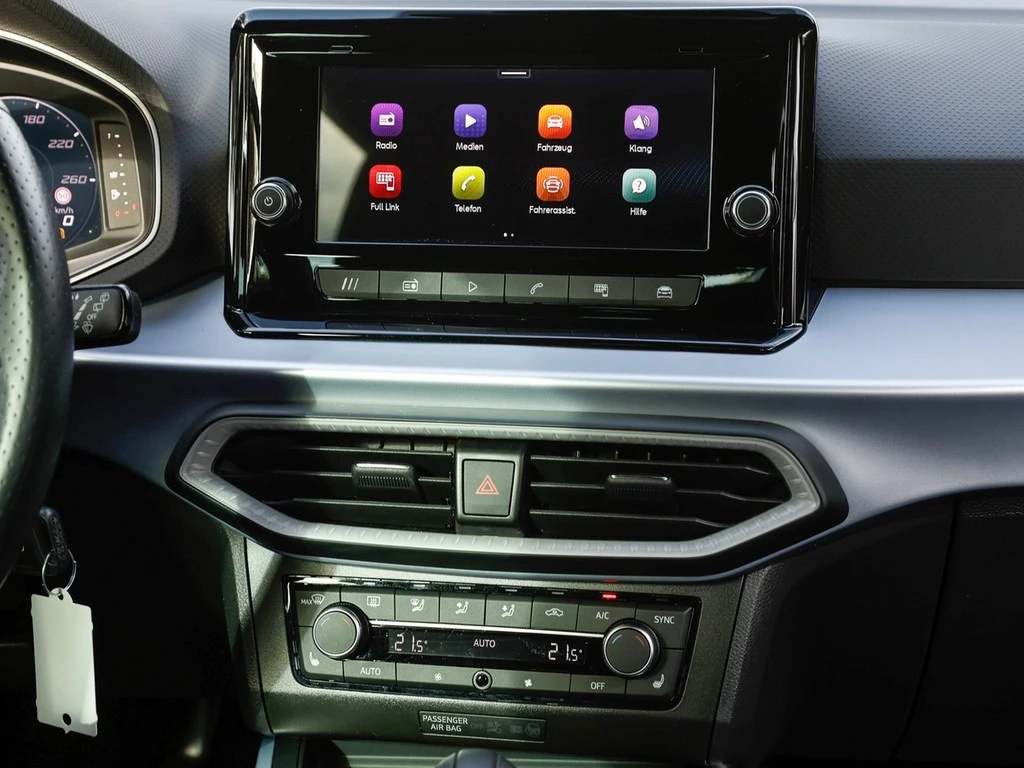 SEAT-Arona-image-13