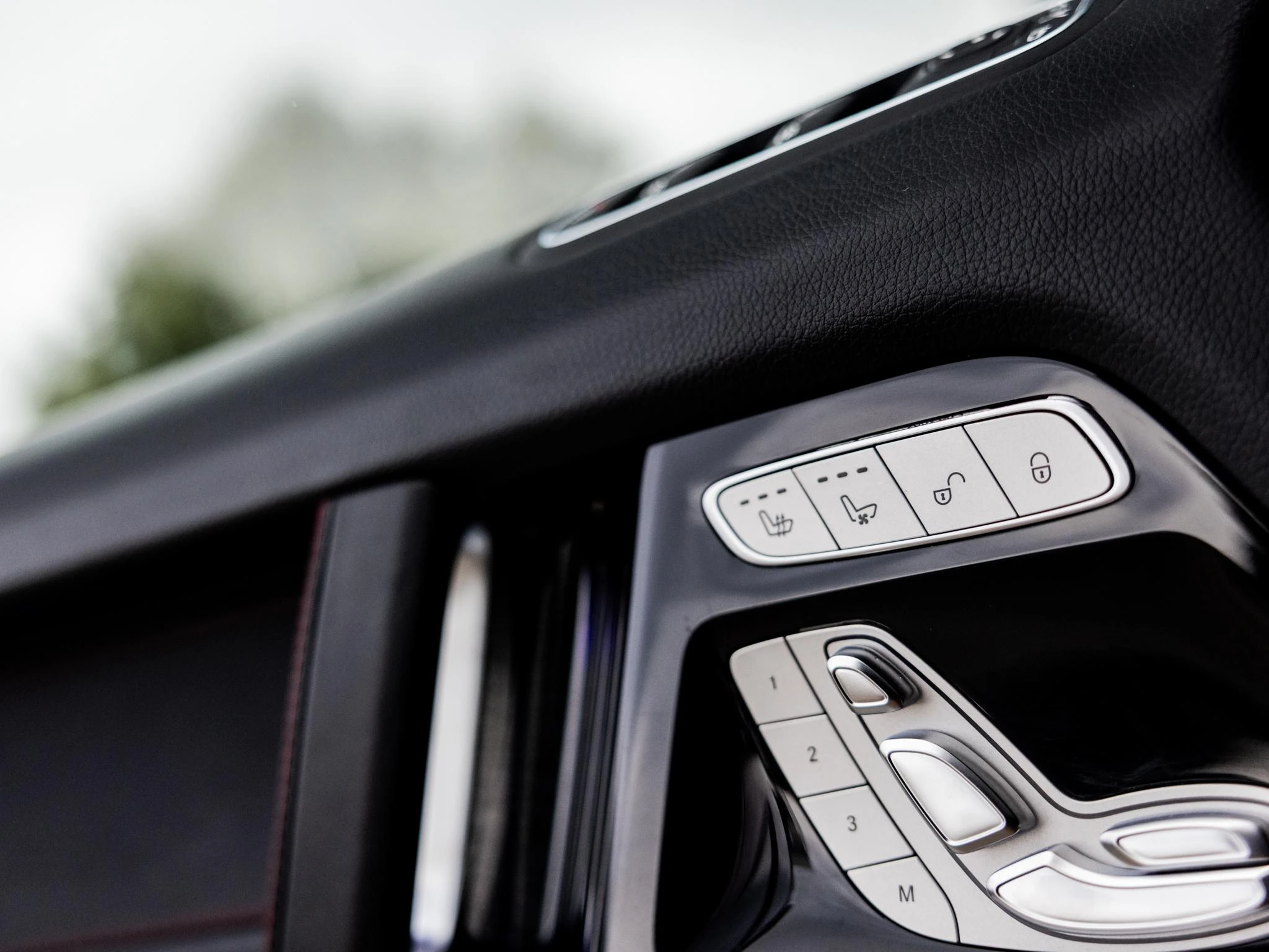Mercedes-Benz-G-Klasse-image-26