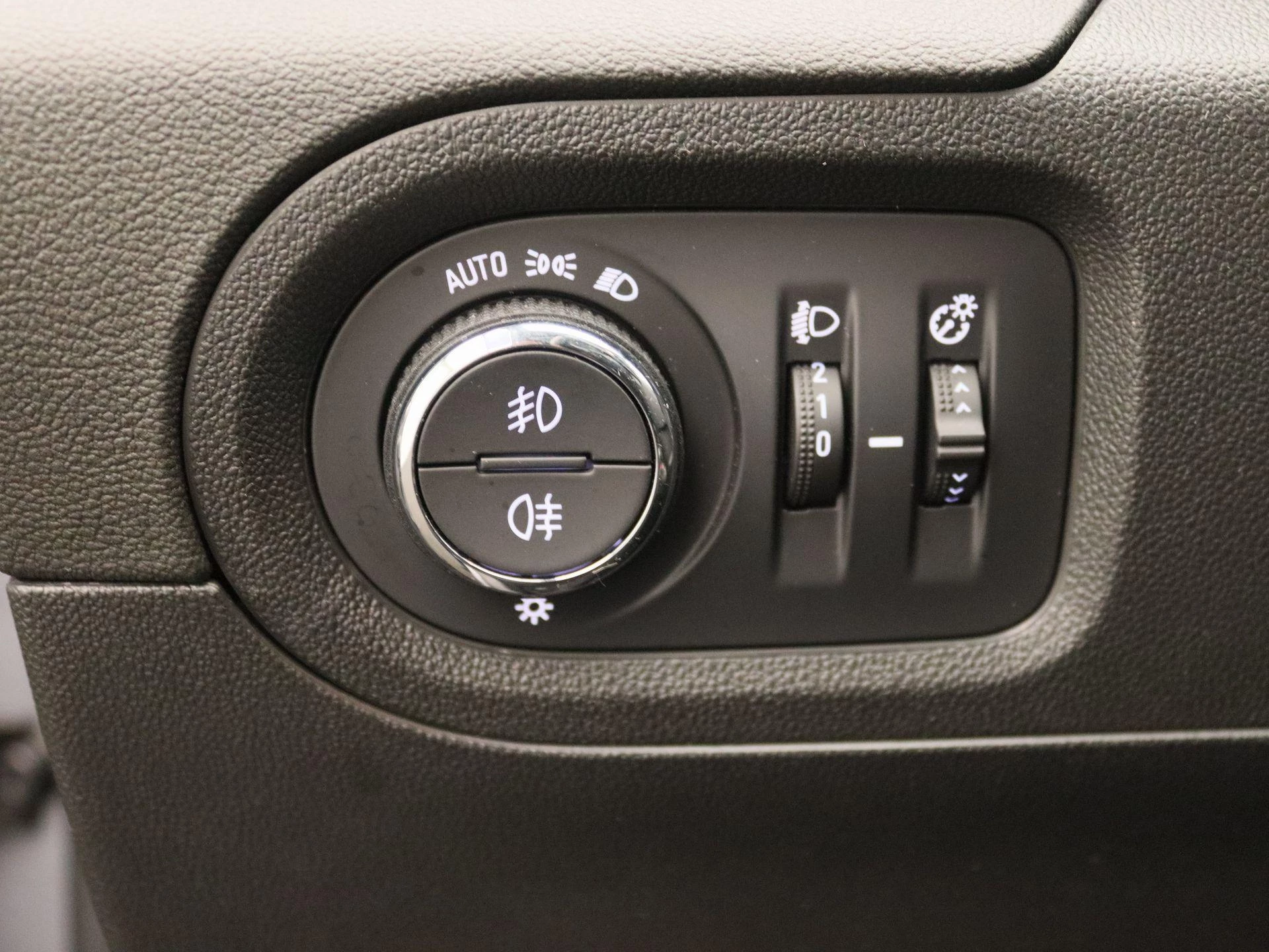 Opel Grandland X 1.6 Turbo Hybrid Elegance
