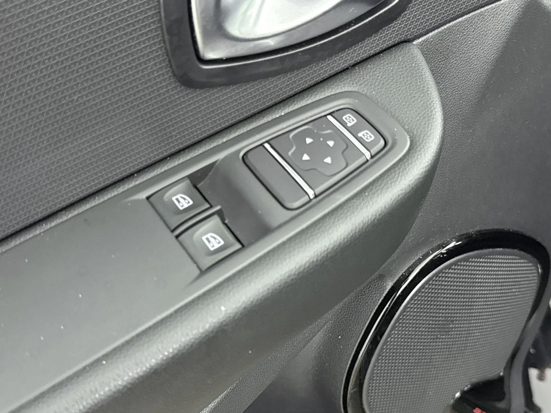 Renault-Clio-image-13