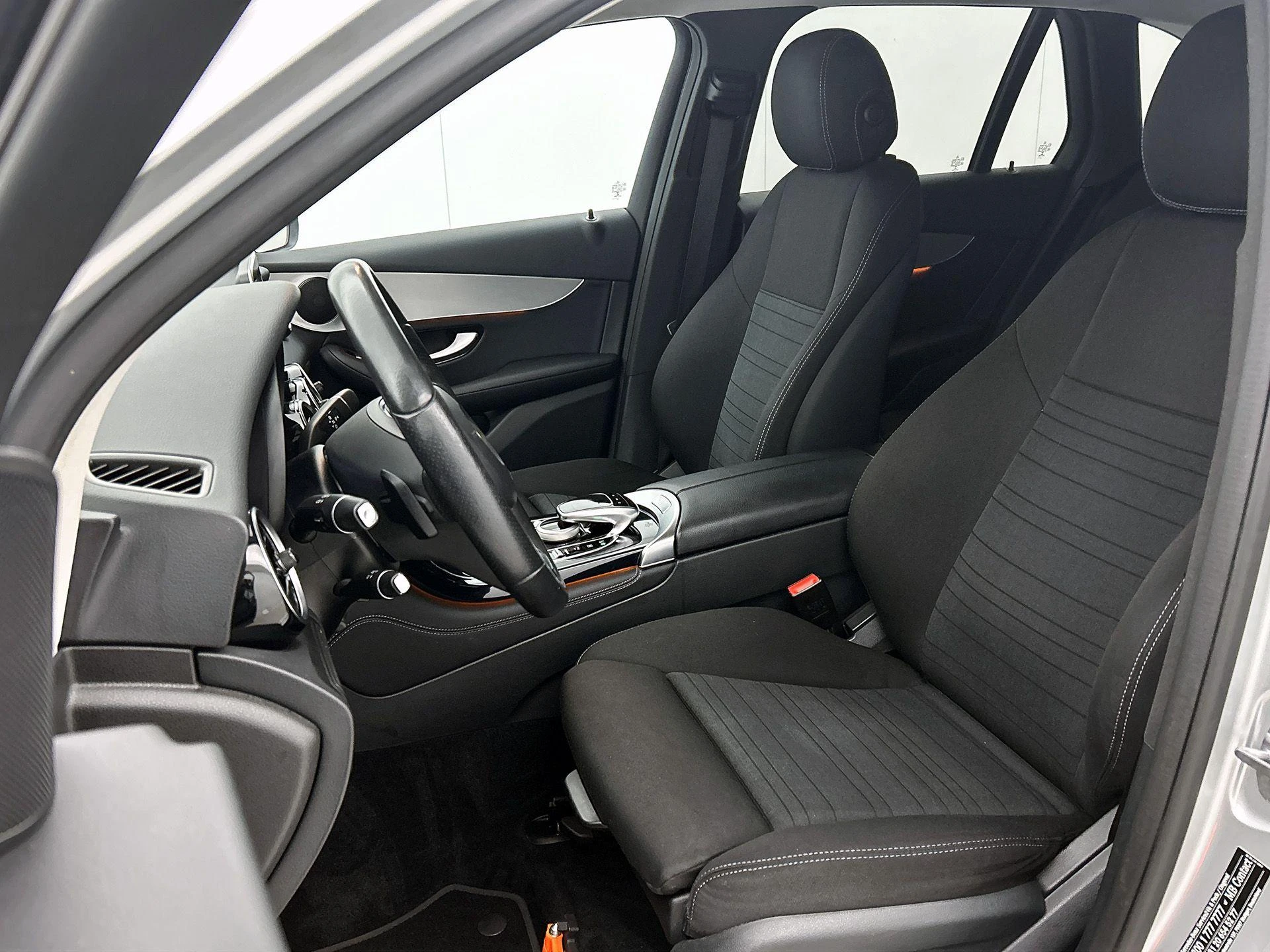 Mercedes-Benz-GLC-image-37