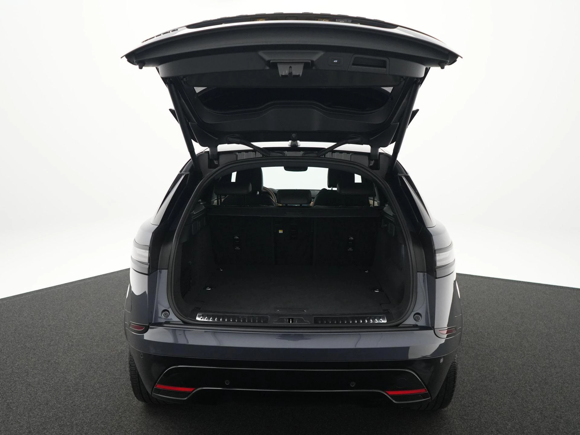 Land Rover-Range Rover Velar-image-45