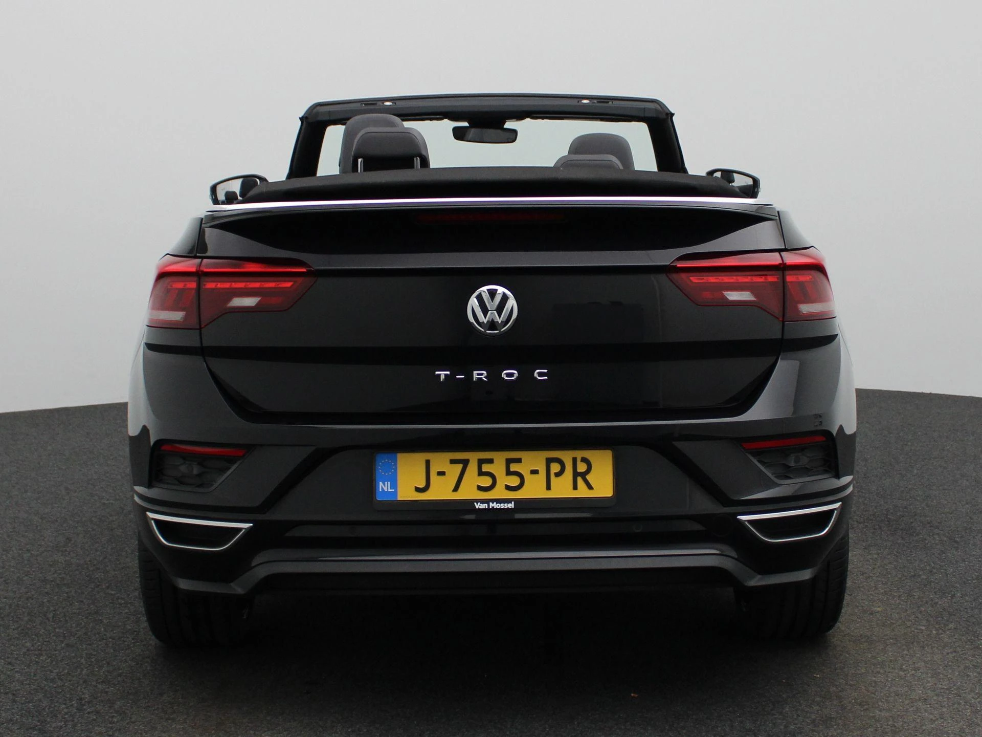 Volkswagen-T-Roc-image-4