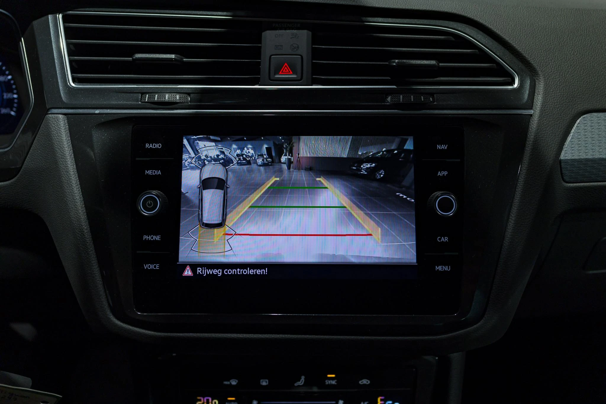 Volkswagen-Tiguan-image-29