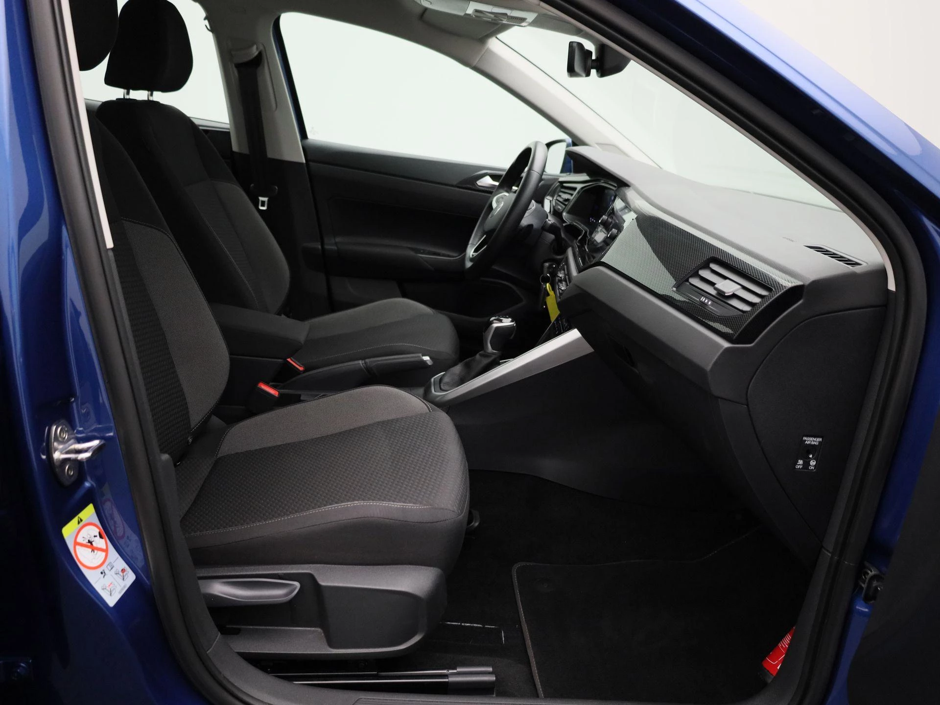 Volkswagen-Polo-image-29