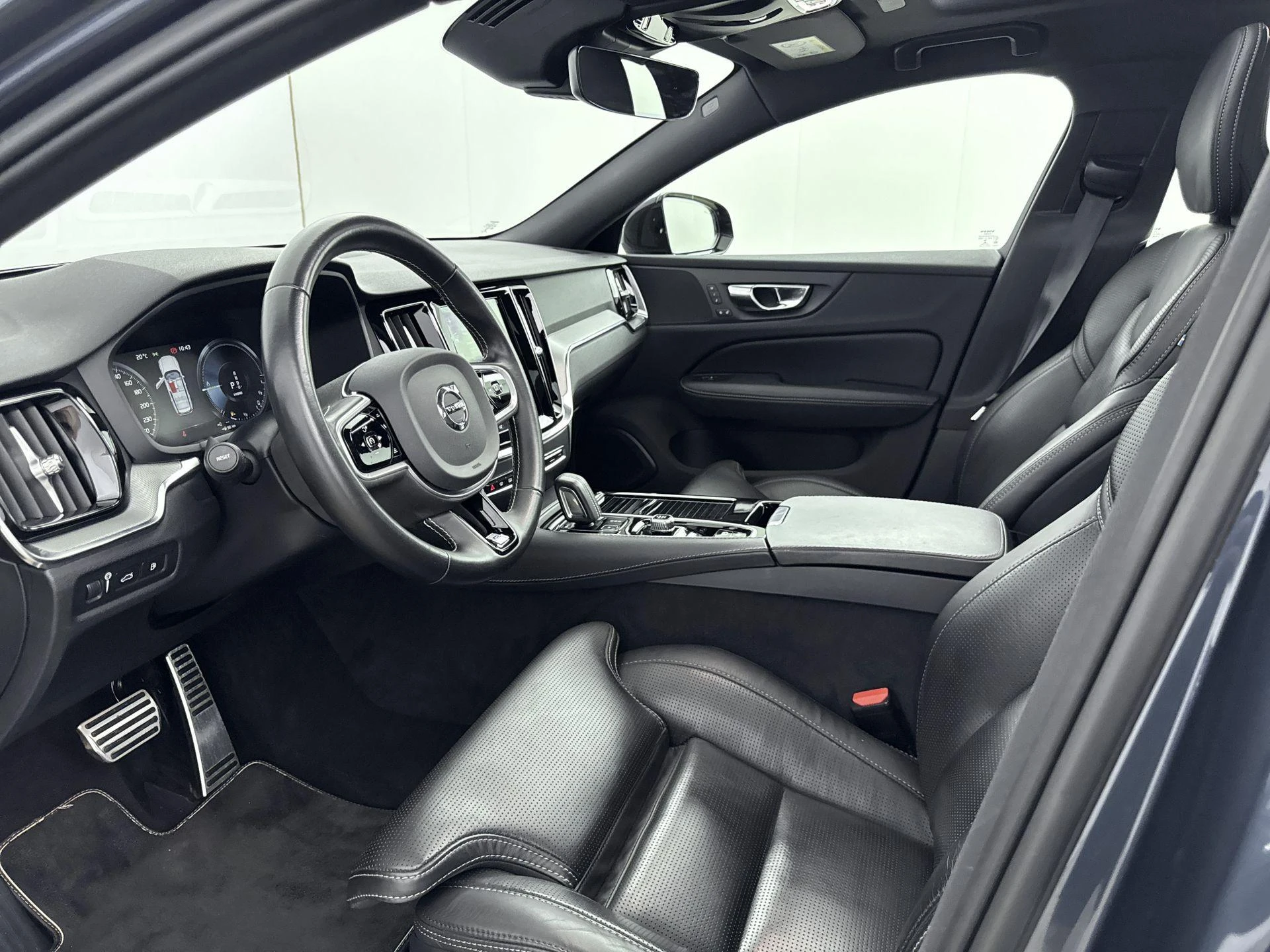 Volvo-V60-image-8