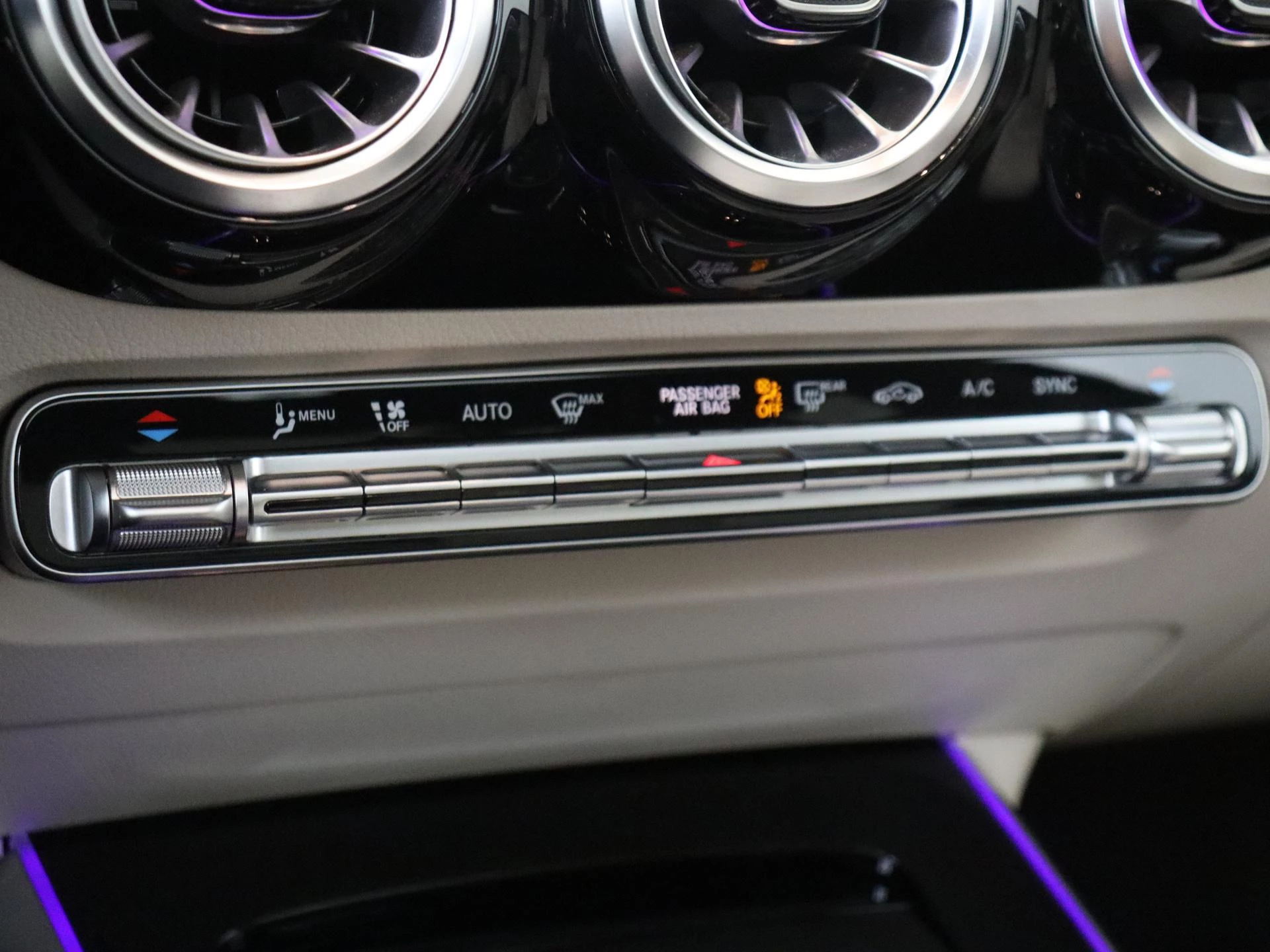 Mercedes-Benz-B-Klasse-image-19