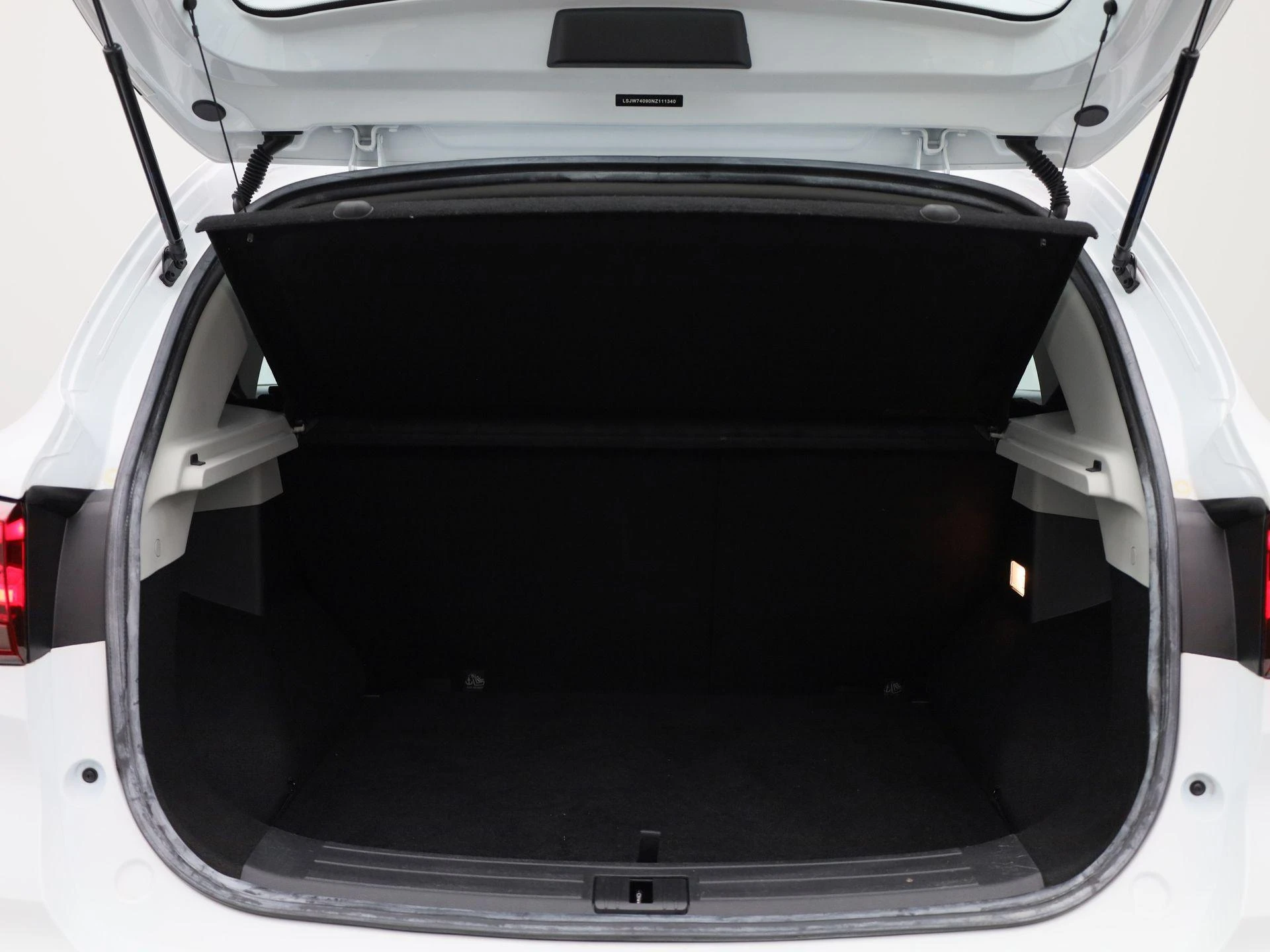 MG-ZS EV-image-13