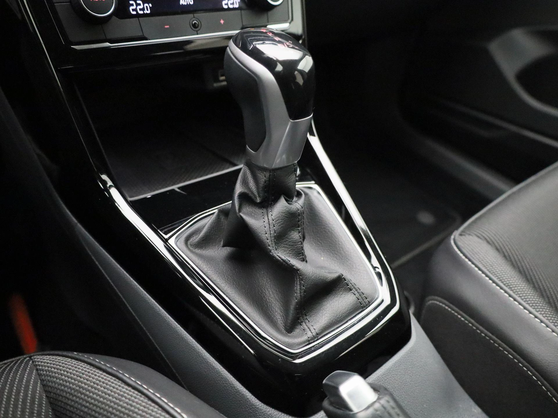 Volkswagen-T-Cross-image-16