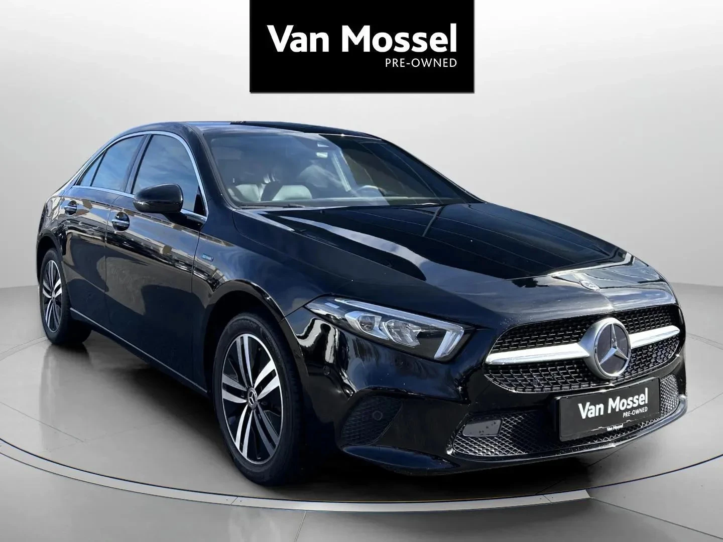 Mercedes-Benz-A-Klasse-image-2