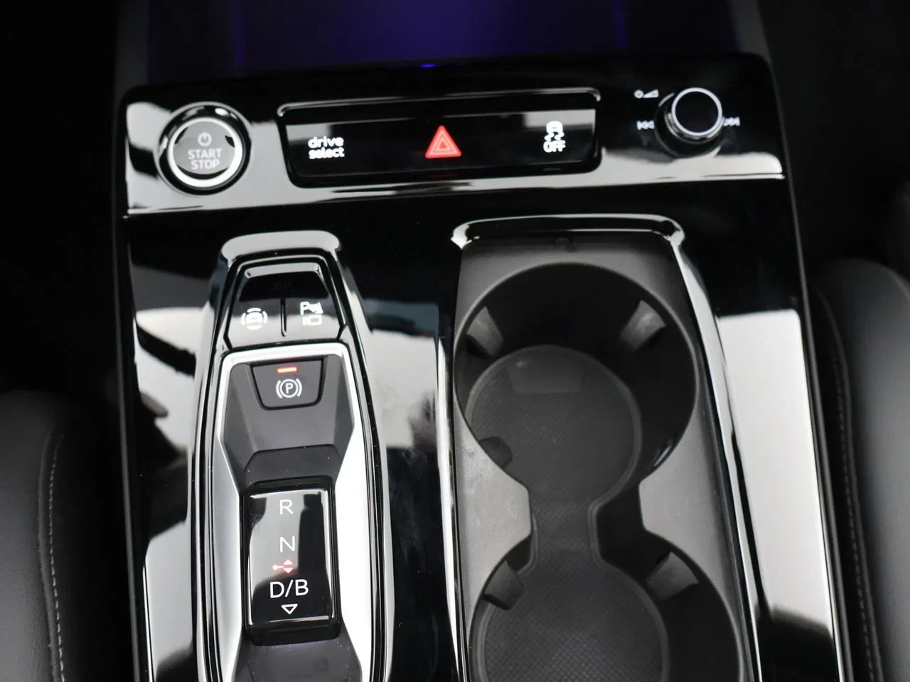 Audi-Q6 e-tron-image-25