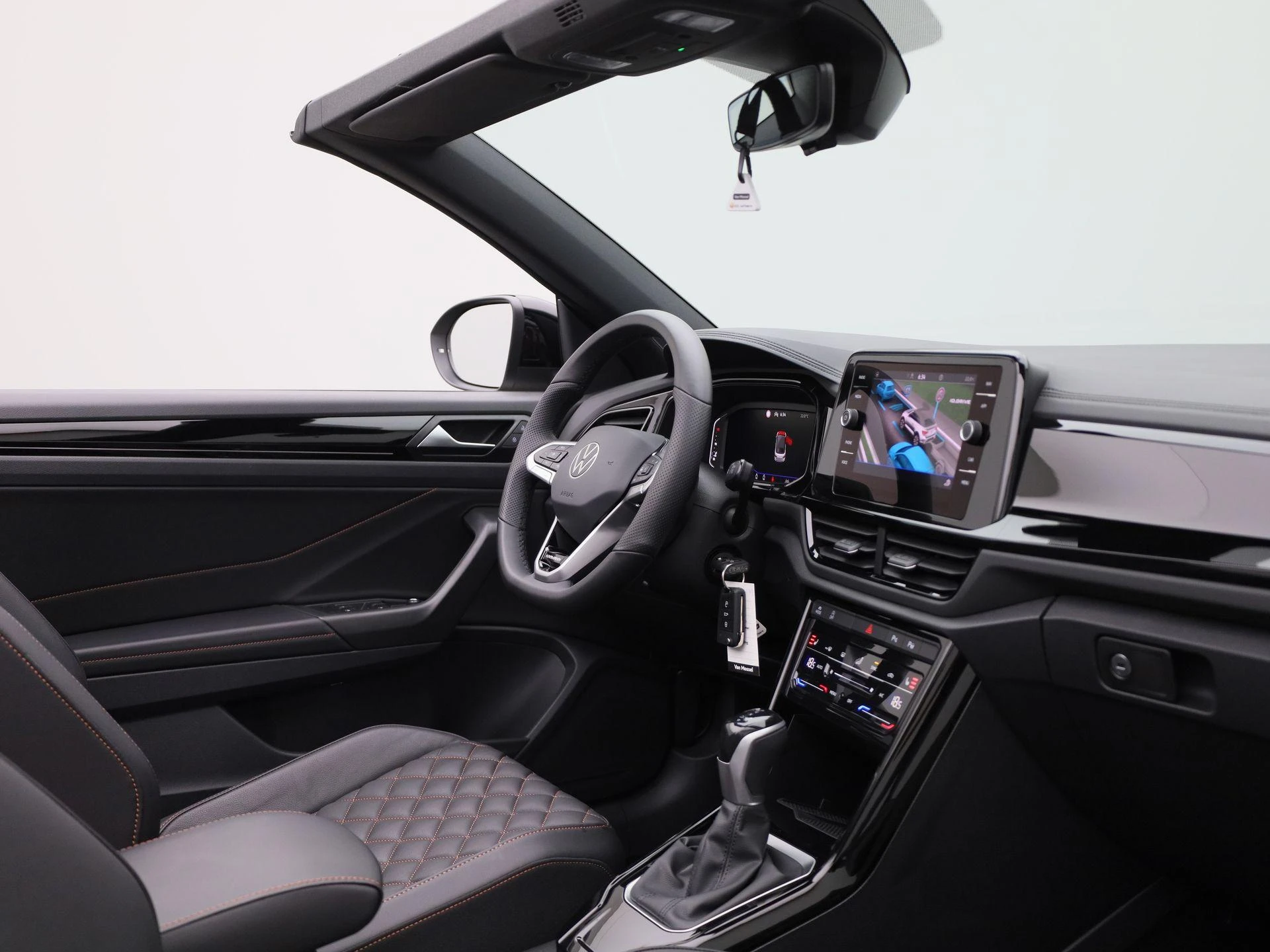 Volkswagen-T-Roc-image-35