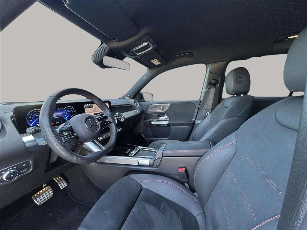 Mercedes-Benz-EQB-image-9