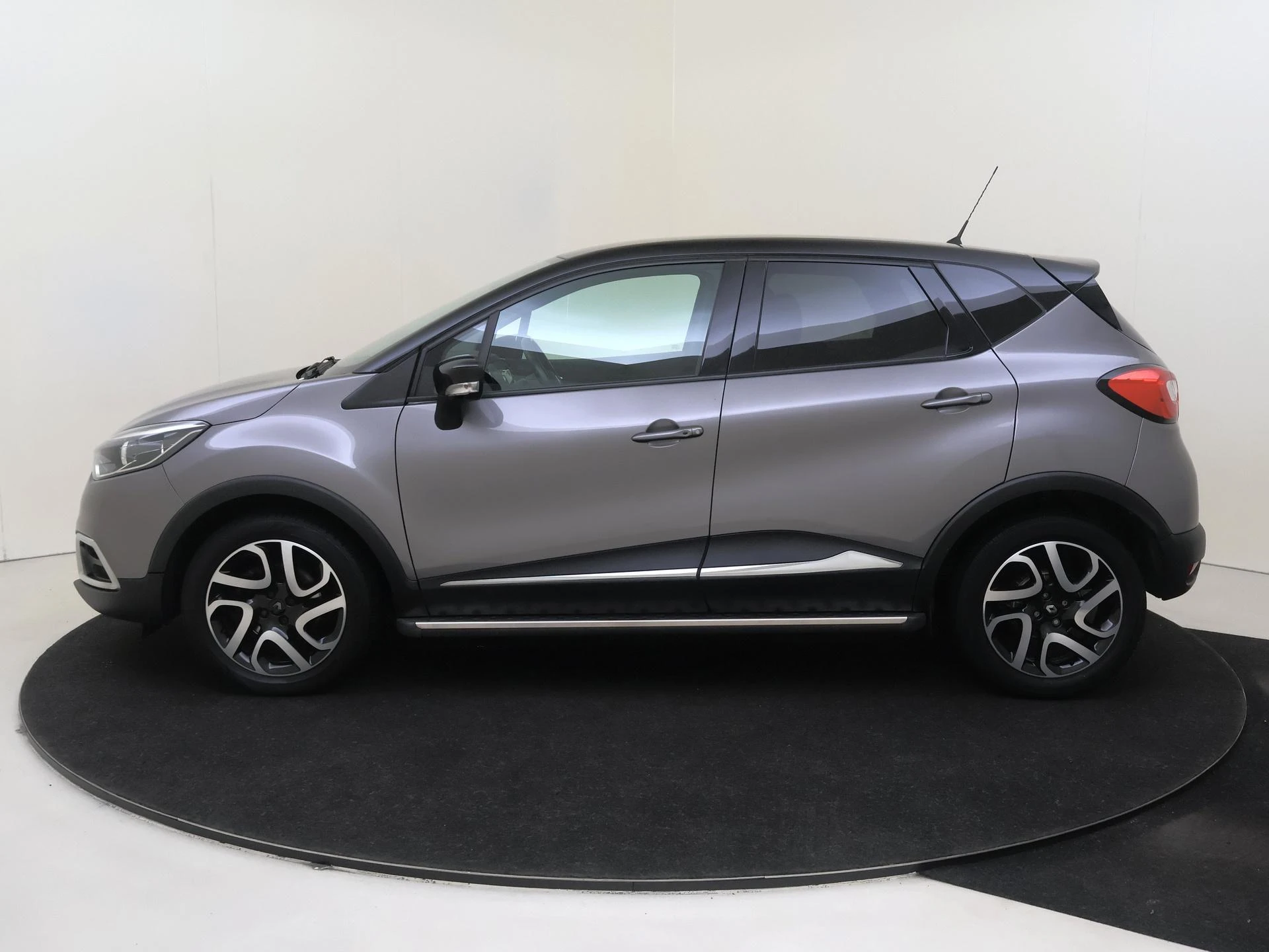 Renault-Captur-image-7