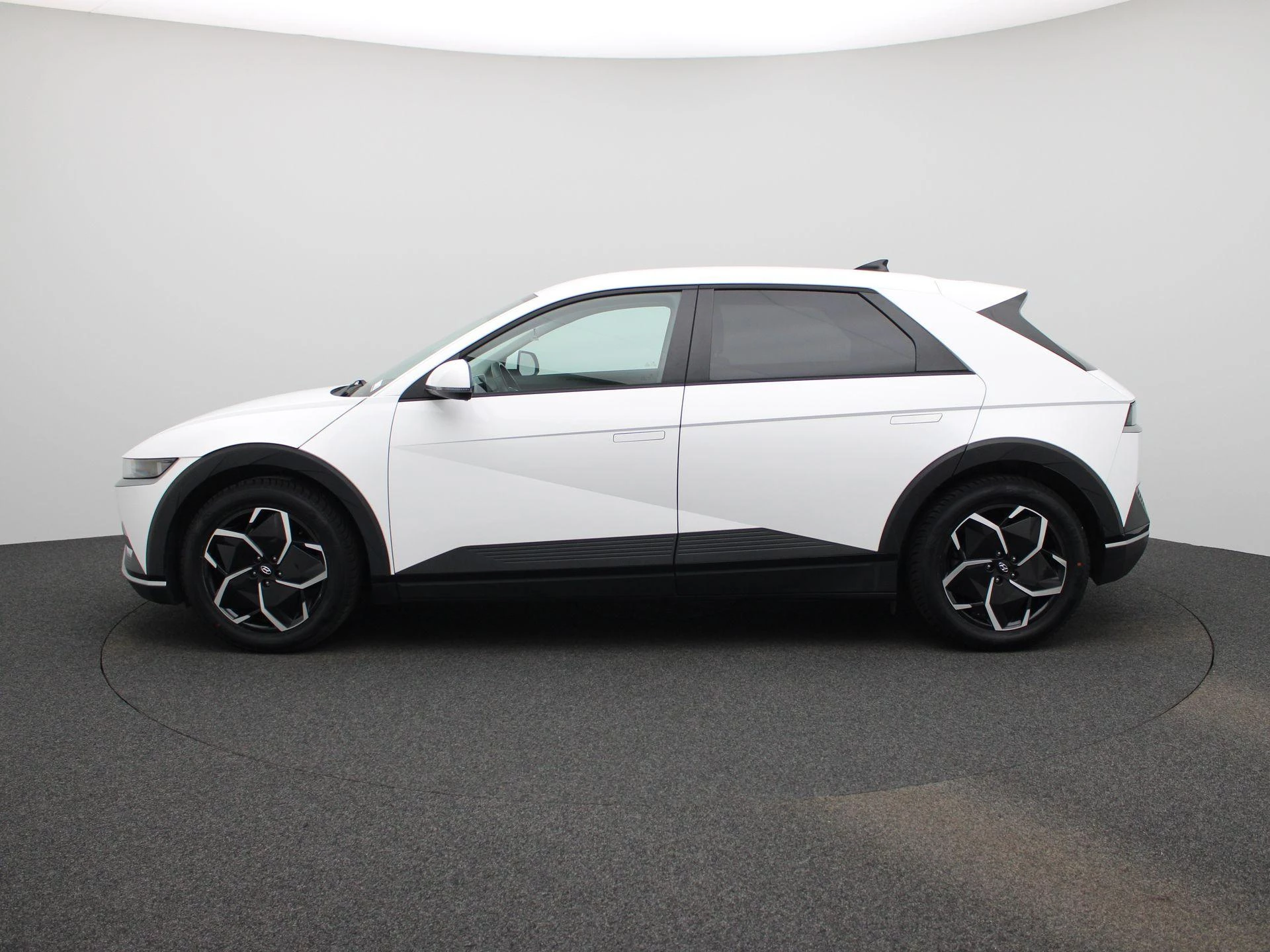 Hyundai-IONIQ 5-image-3