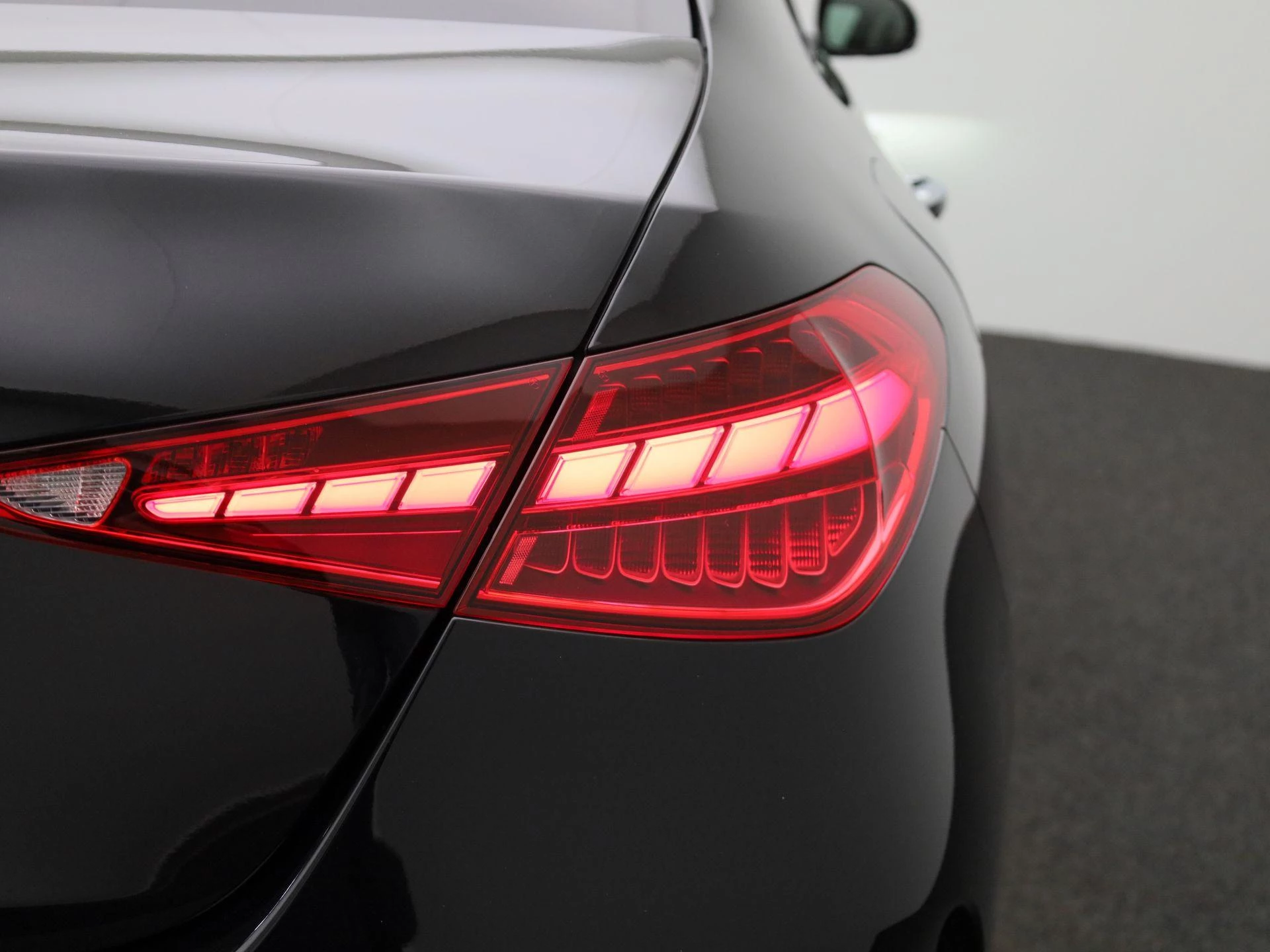 Mercedes-Benz-C-Klasse-image-38