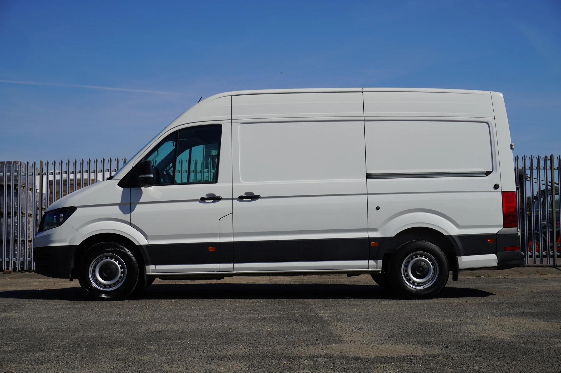 Volkswagen-Crafter-image-26